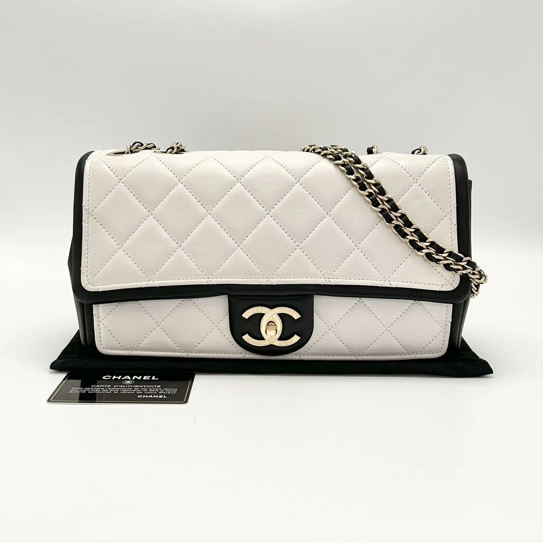 Chanel Pre-loved Bag Very good condition Size ONE SIZE - 1 Thumbnail