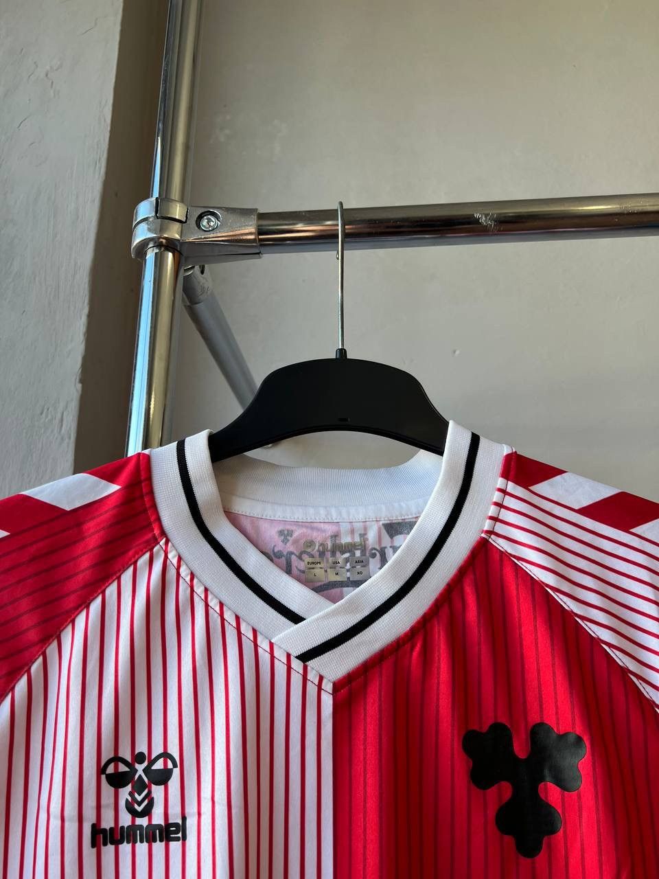 Hummel 1986/87 DENMARK TEAM #10 REMAKE HOME SOCCER JERSEY SHIRT SZL Size US L / EU 52-54 / 3 - 5 Thumbnail