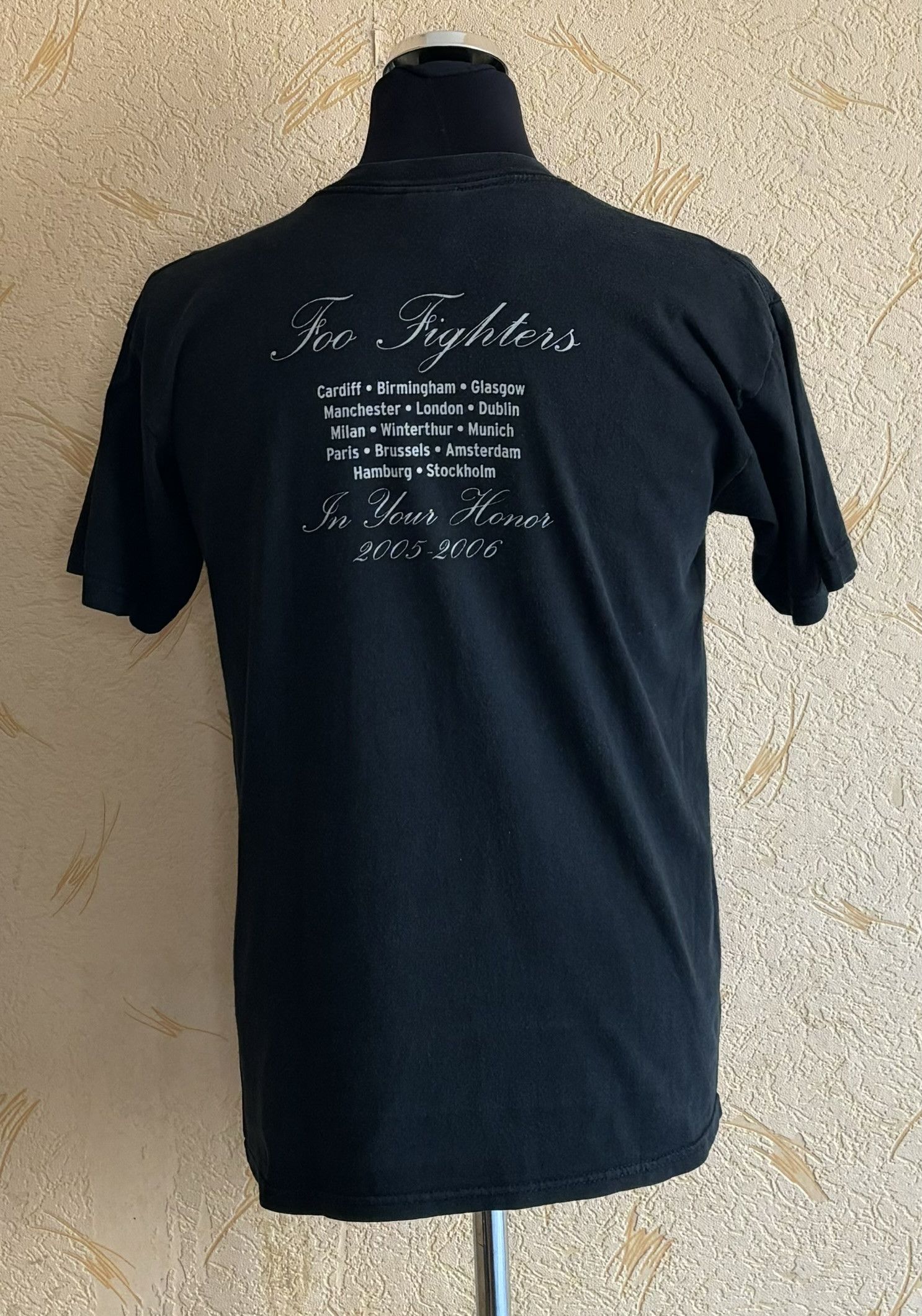 Band Tees T-Shirt Foo Fighters In Your Honor 2005-2006 Gildan size. M Size US M / EU 48-50 / 2 - 2 Thumbnail