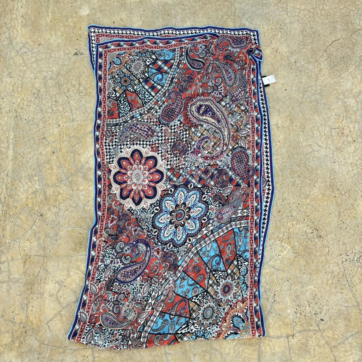 Japanese Brand Japanese Brand Luxury Scarves Size ONE SIZE - 1 Thumbnail