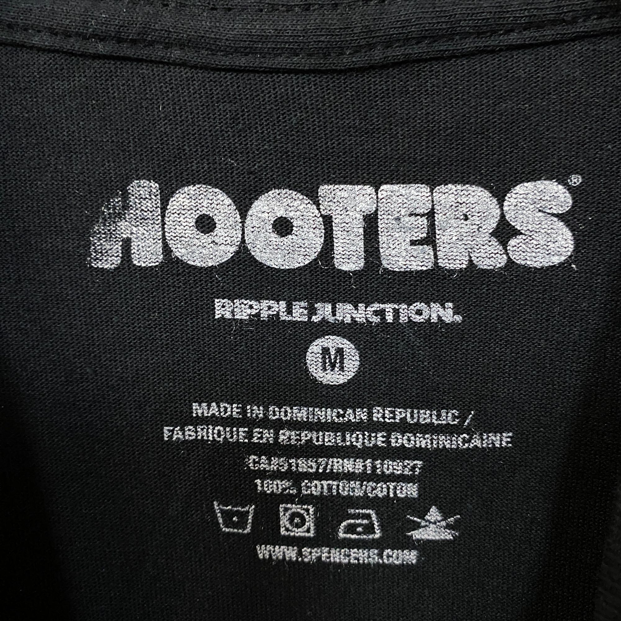 Other Hooters Flaming Racing Car Graphic T-Shirt Medium Size US M / EU 48-50 / 2 - 4 Thumbnail