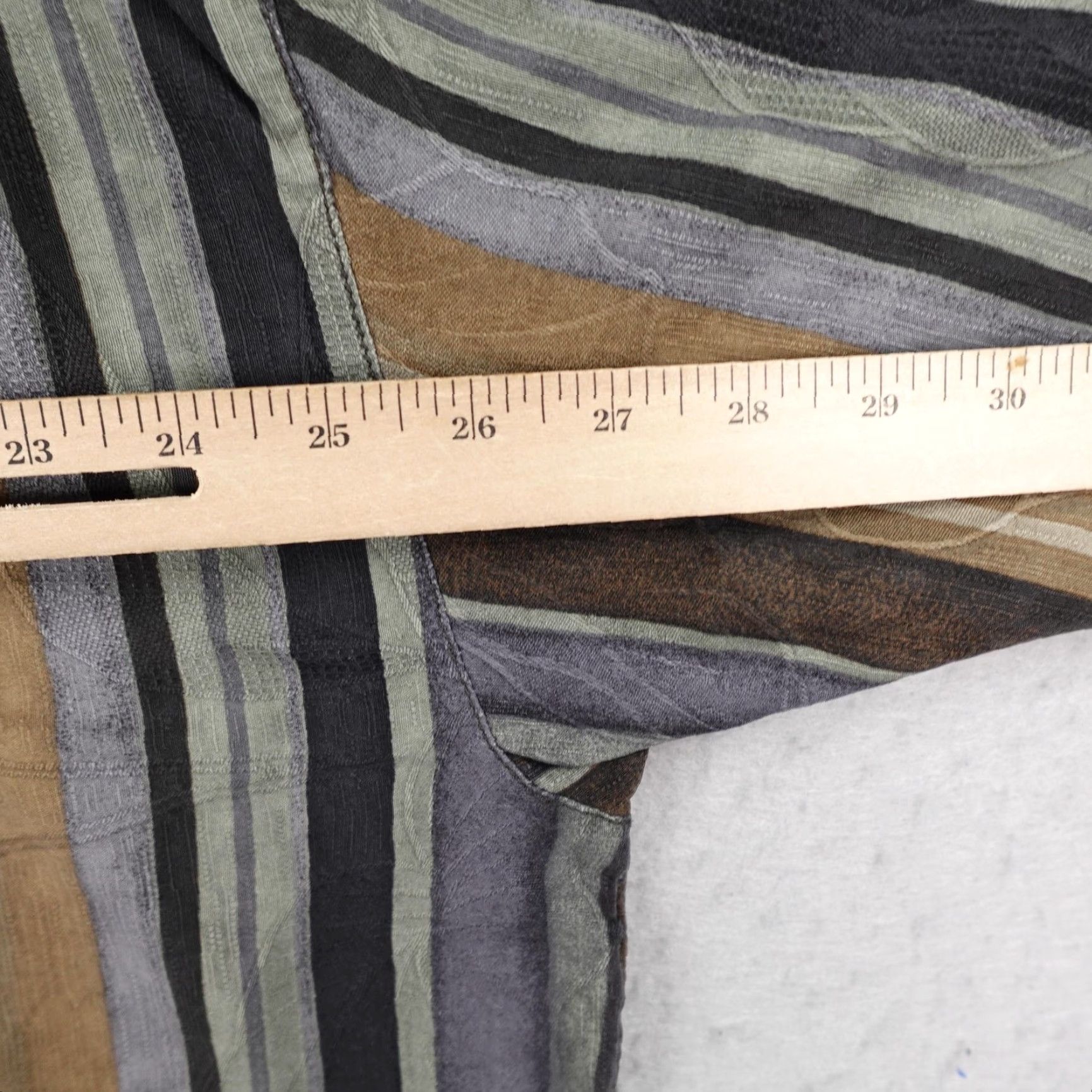 Tommy Bahama VINTAGE Tommy Bahama Shirt Men 2XL Striped Silk Camp Button-Up Brown Gray Black Short Sleeve Adult 2XL Beach Tropical Mens Size US XXL / EU 58 / 5 - 6 Thumbnail