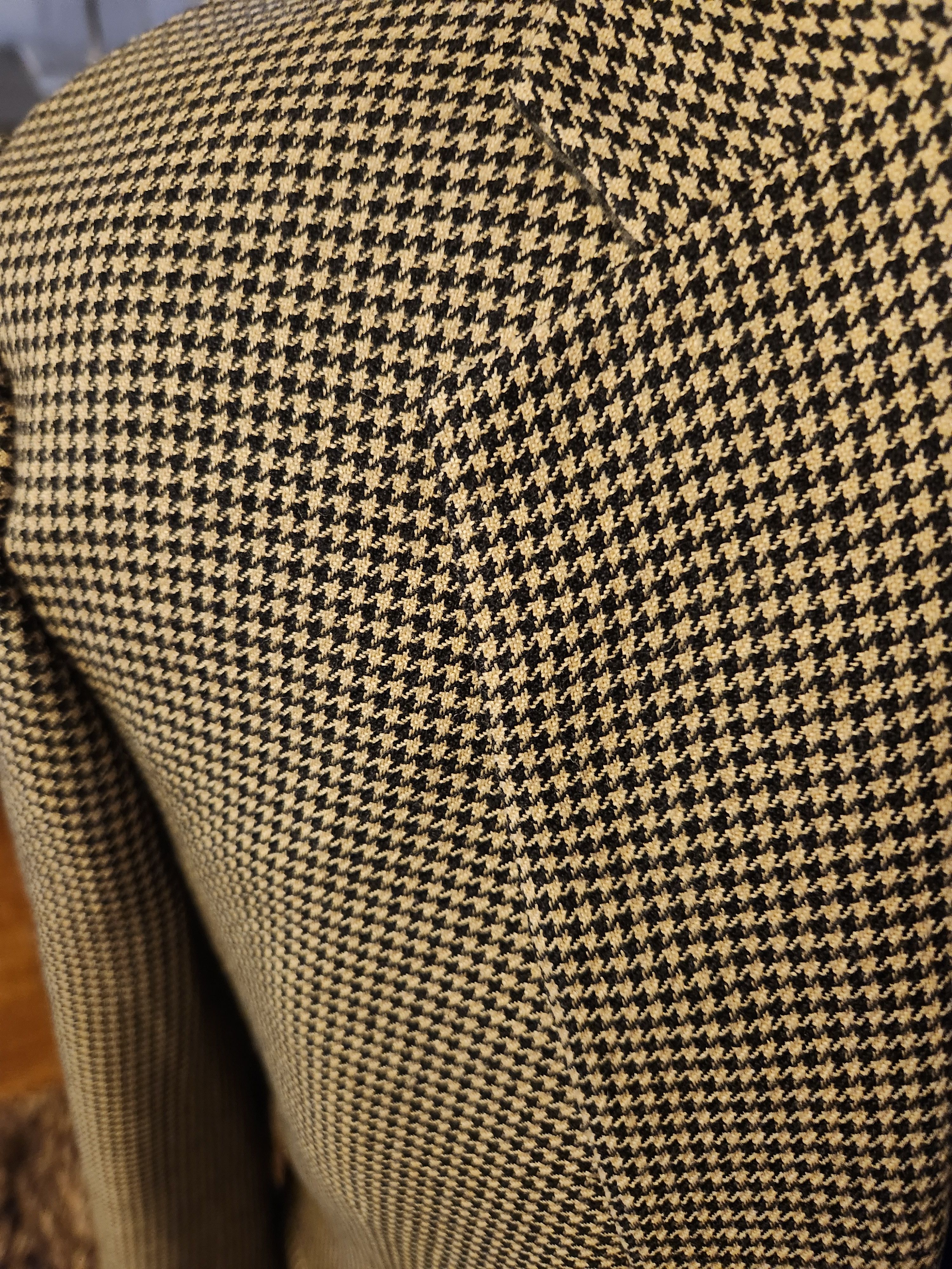 Samuelsohn Silk/Wool Blend Men's Black and Gray Houndstooth Blazer Size 42R - 3 Thumbnail