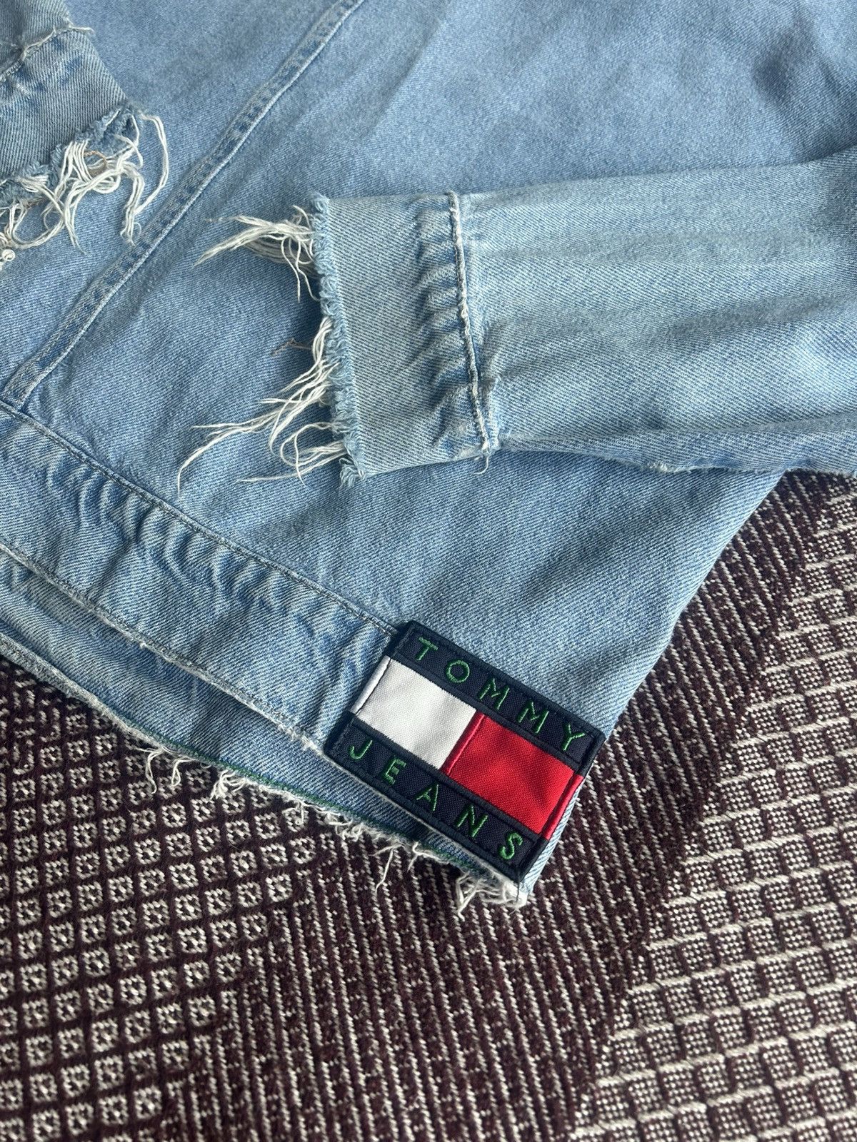 Tommy Hilfiger Tommy Jeans Distressed Denim Jacket Oversized Streetwear Size US M / EU 48-50 / 2 - 11 Thumbnail