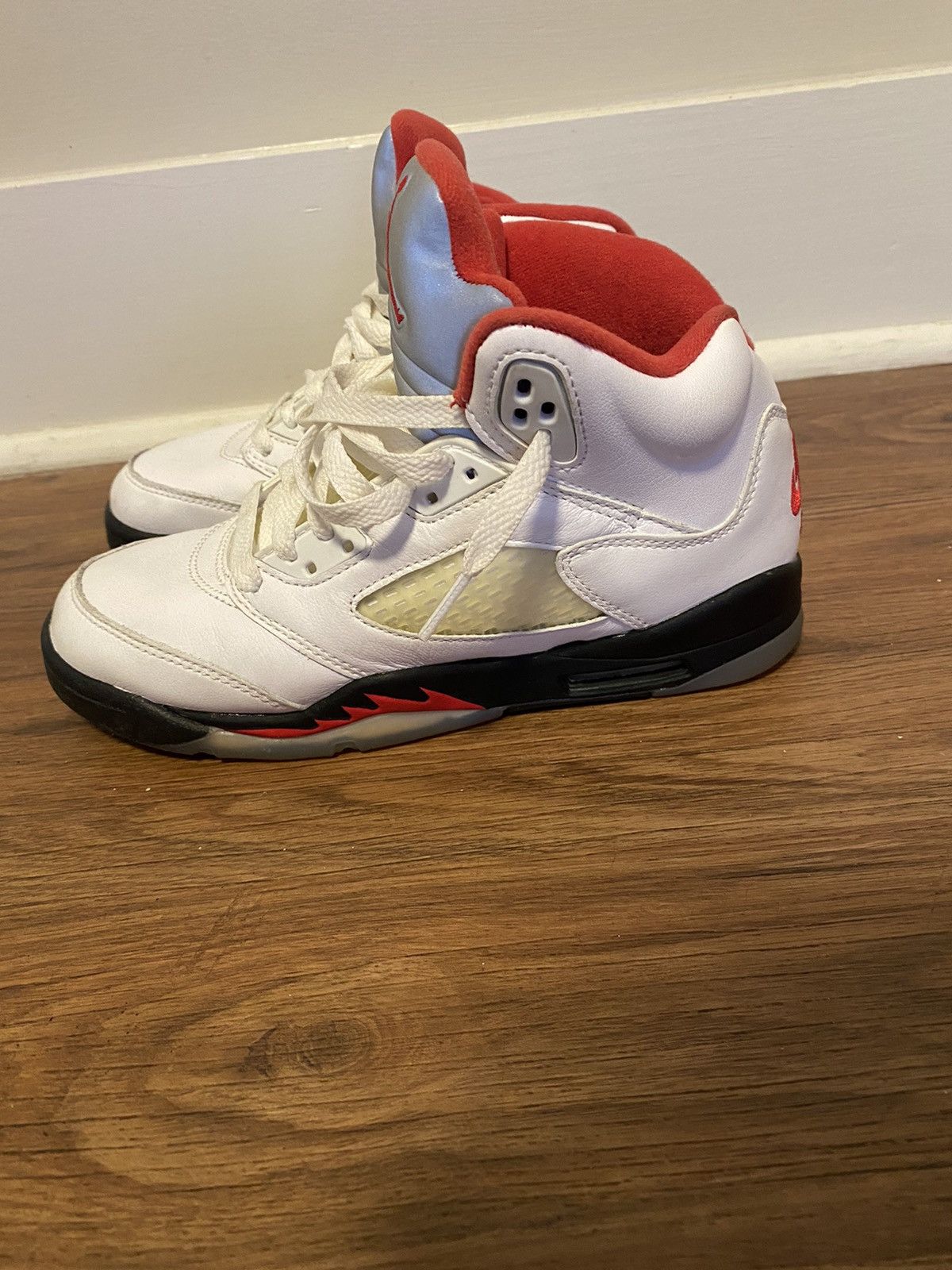 Jordan Brand × Nike Air Jordan 5 Retro 'Fire Red' 2020 - Size 4 Size US 5 / EU 37 - 5 Thumbnail