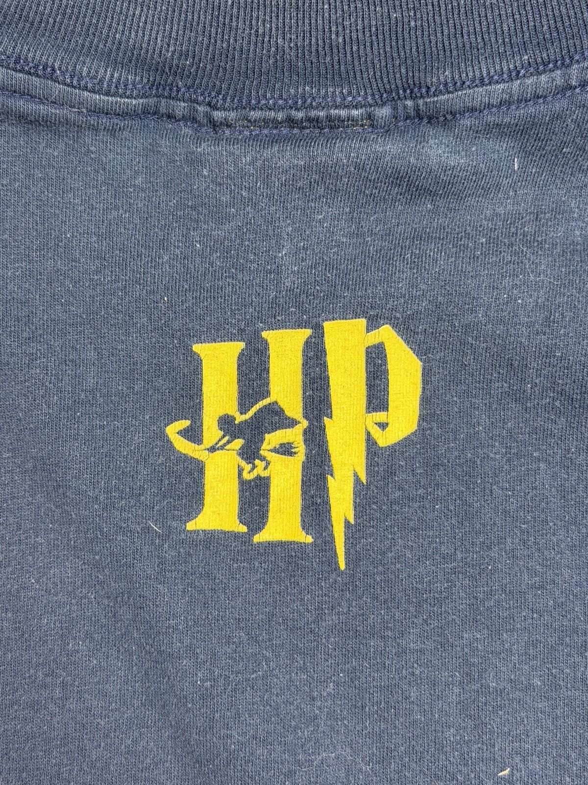 Vintage Vintage 2000 Harry Potter Hogwarts Crest Tee USA Made XL Size US XL / EU 56 / 4 - 9 Thumbnail