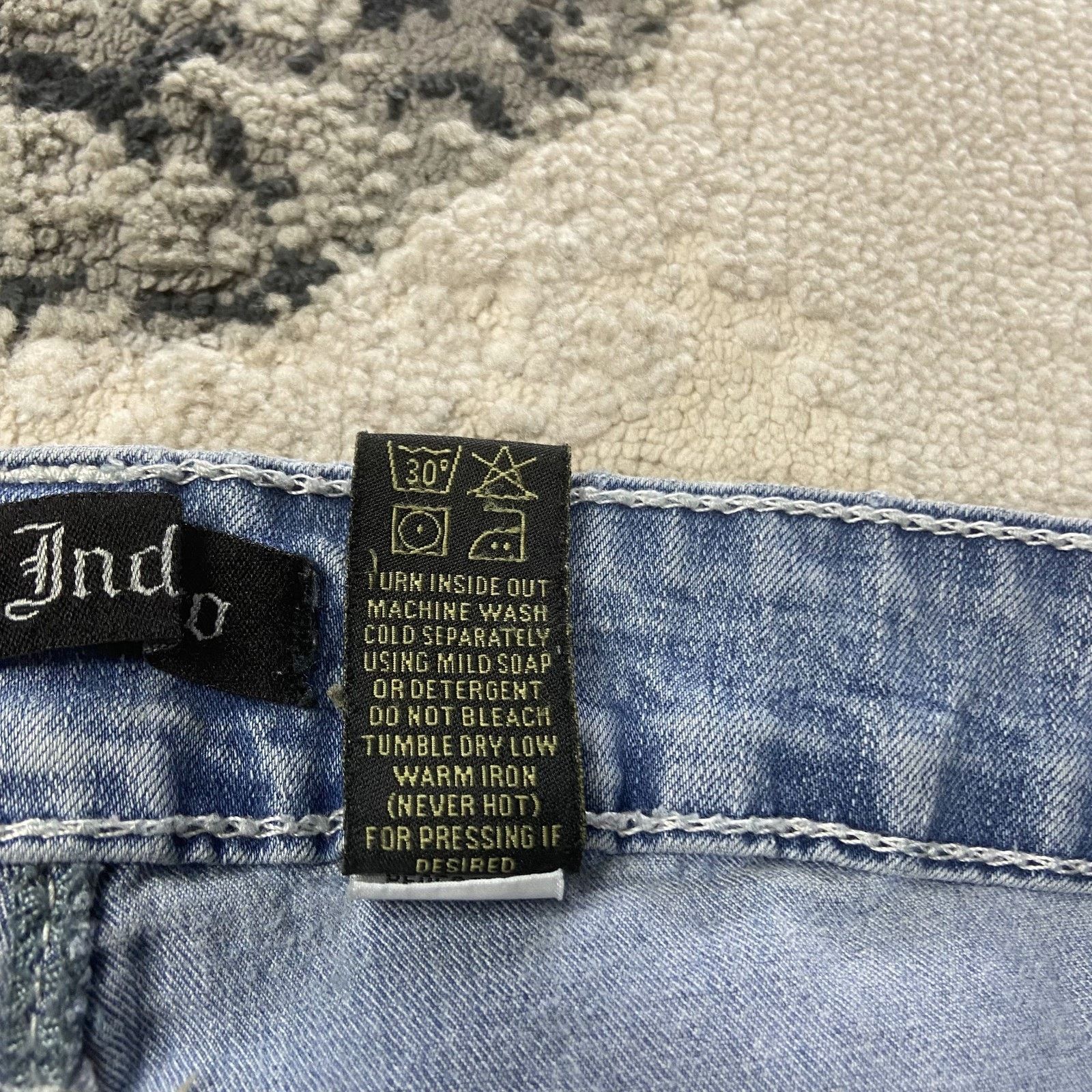 Indigo Love Indigo Capri Y2K Jeans Womens 22 Blue Stretch Embroide Size 22" - 8 Thumbnail