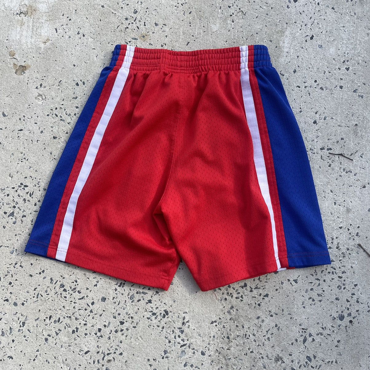 Mitchell & Ness 1997-98 PHILADELPHIA 76ERS MITCHELL AND NESS SWINGMAN Short Size US 30 / EU 46 - 7 Thumbnail