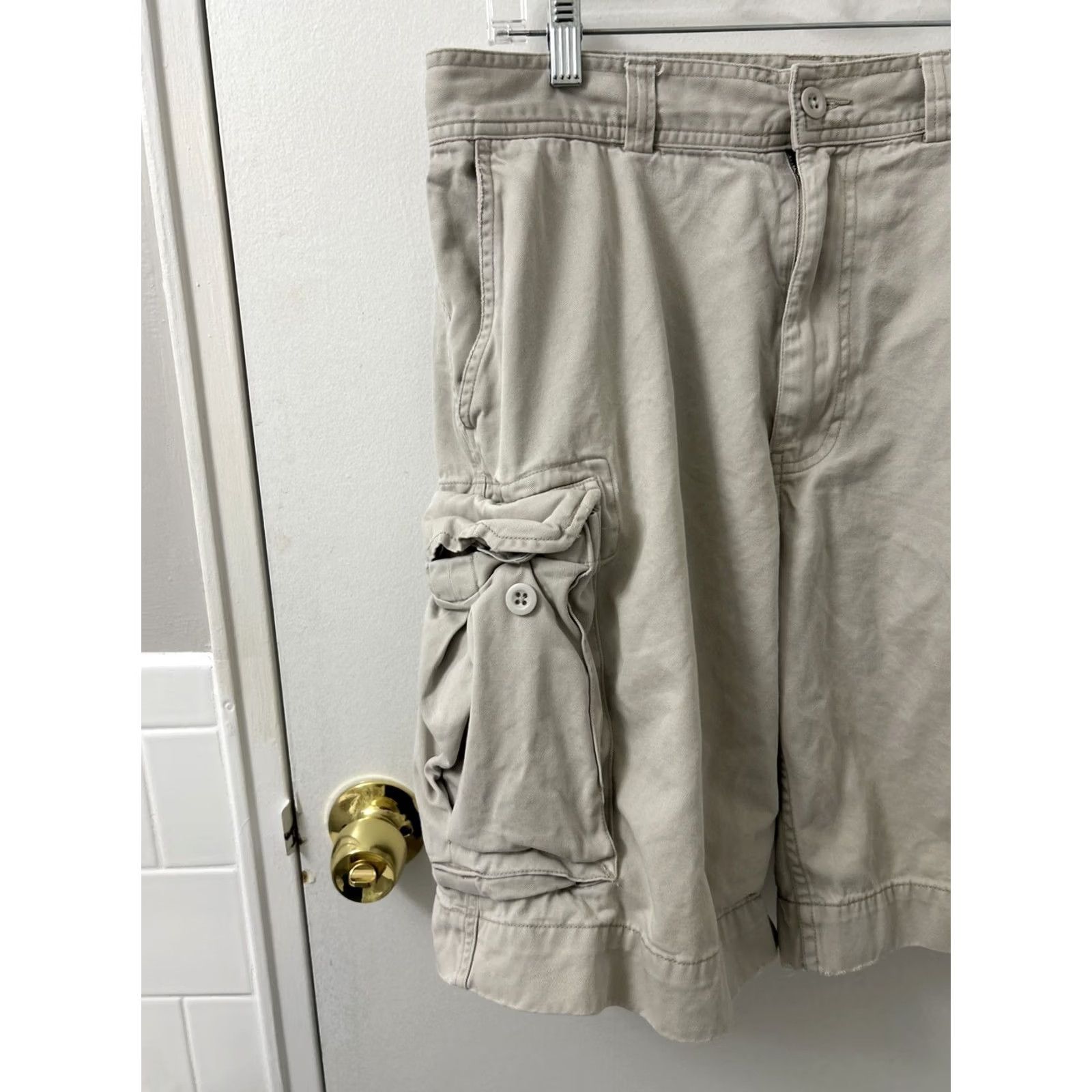 Polo Ralph Lauren Polo Ralph Lauren Cargo Shorts Mens 33 Beige Cargo Pocket Zipper Button Logo Classic Chino Casual Workwear Travel MSR Beige 33 Mens Size US XS / EU 42 / 0 - 2 Thumbnail