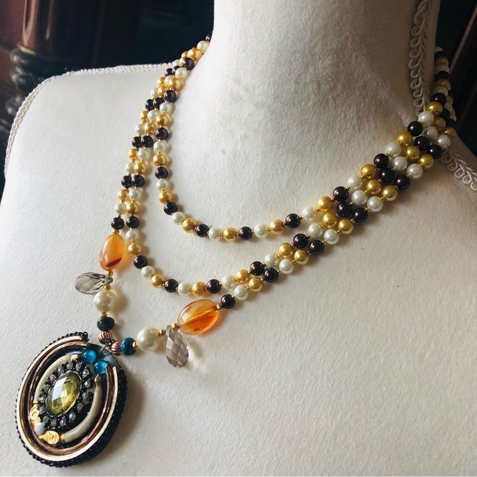 Handmade Handcrafted repurpose large amulet pendant Pearl necklace Size ONE SIZE - 4 Thumbnail