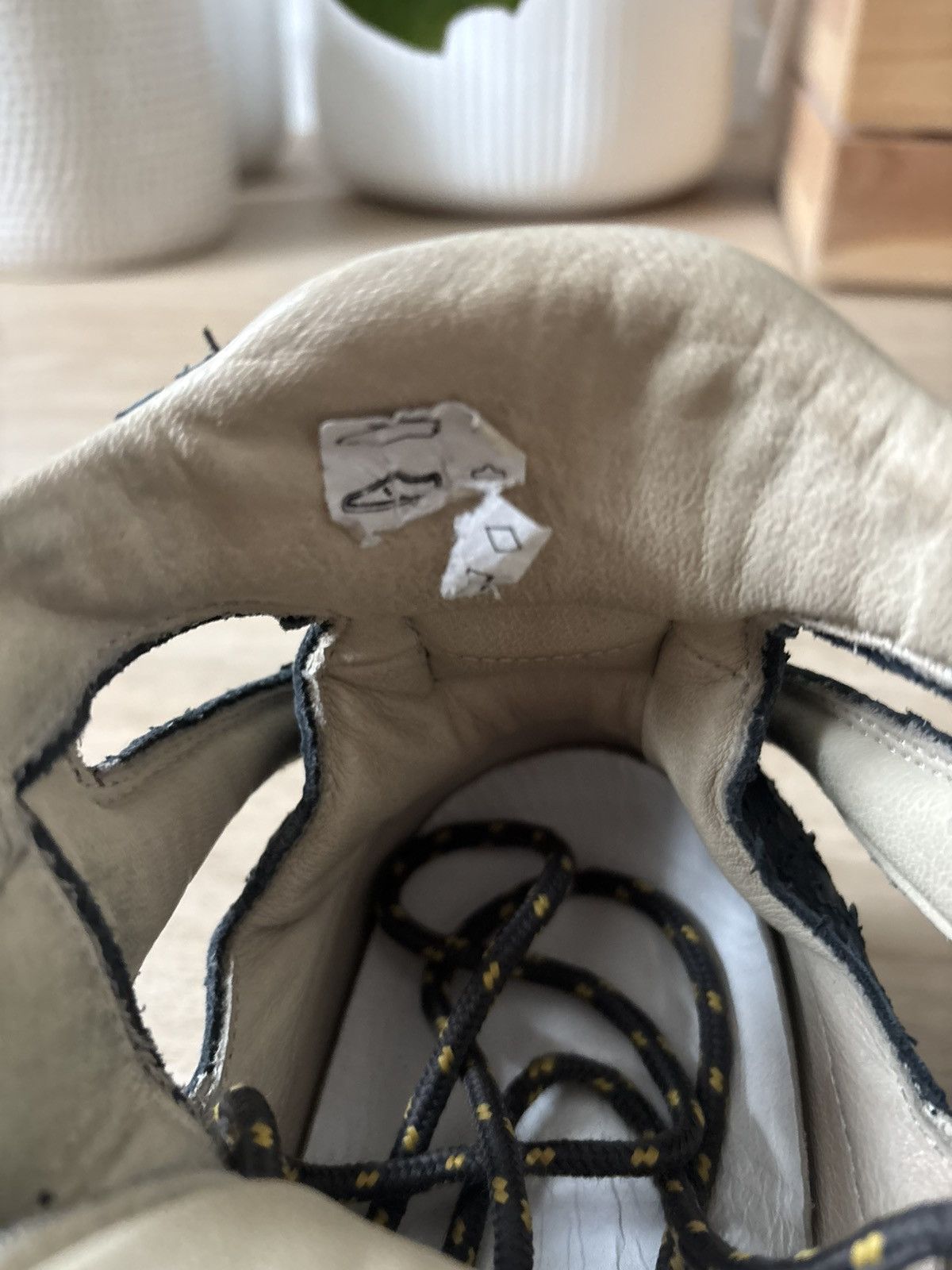 Maison Margiela Maison Margiela High Top Cutout Panelled Size US 5 / EU 37 - 6 Thumbnail