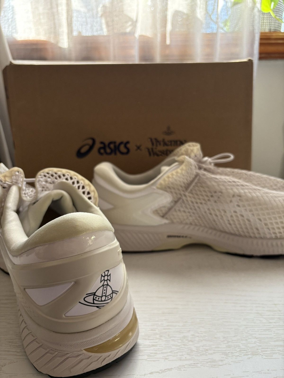 Vivienne Westwood X ASIC gel kayano 26 ‘Birch White