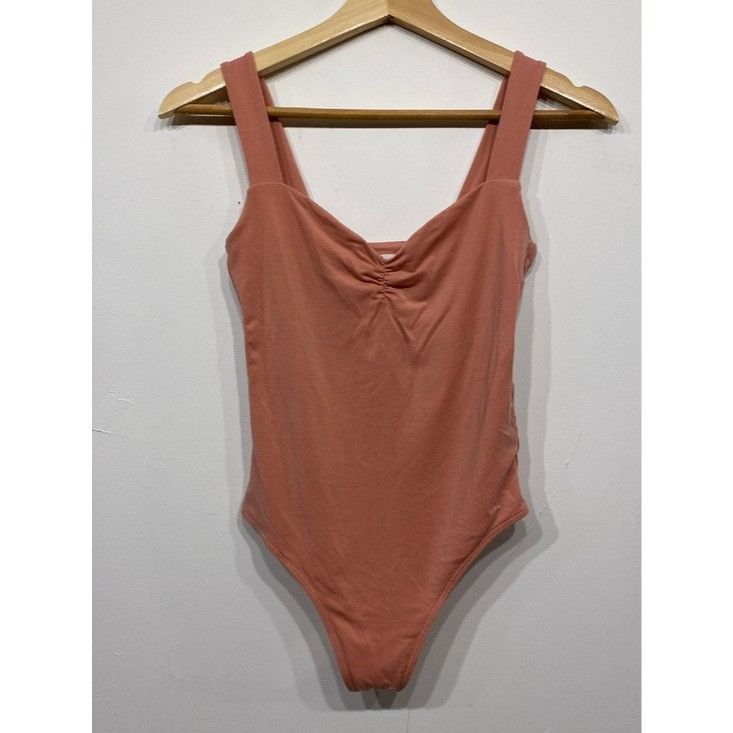 Aritzia Aritzia Wilfred Pink Sweetheart Neck Bodysuit Size XS Size XS / US 0-2 / IT 36-38 - 1 Thumbnail