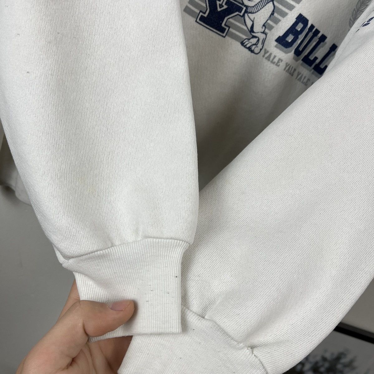 Vintage 90s Vintage Sweatshirt Yale Bulldogs box Fit Made in USA Size US L / EU 52-54 / 3 - 9 Thumbnail