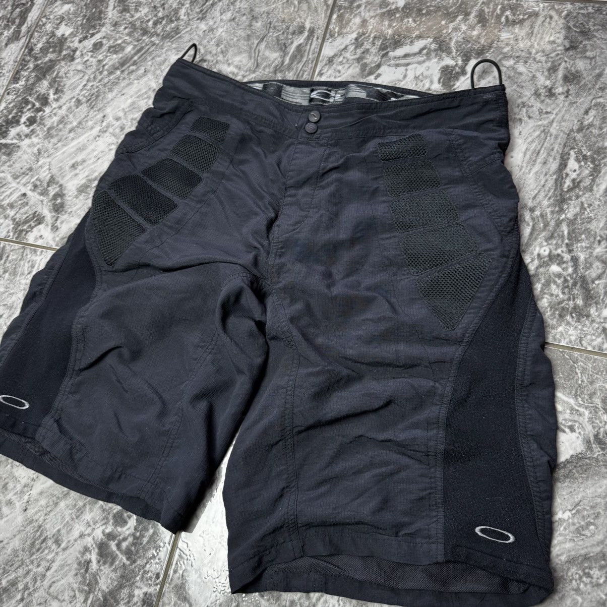 Oakley × Vintage Oakley MTB Shorts 2000s vintage Size US 34 / EU 50 - 3 Thumbnail