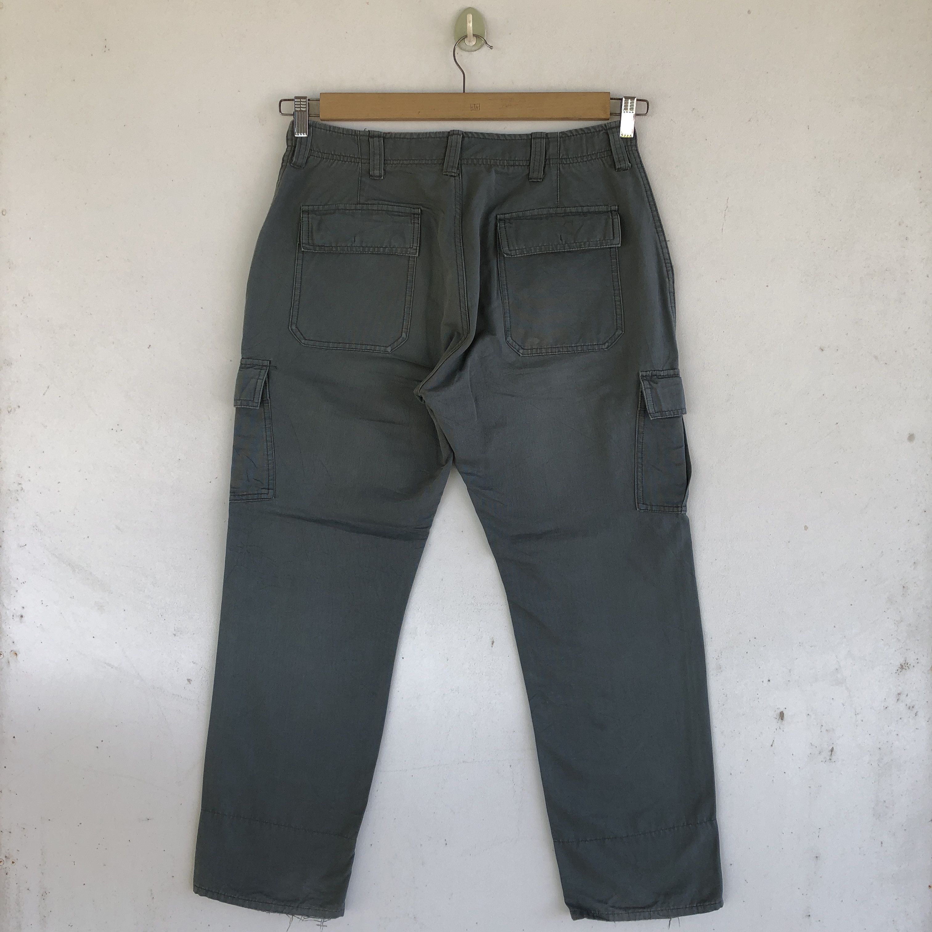 Japanese Brand Vintage Japanese Cargo Pants Multi Pocket Baggy Trousers Size US 32 / EU 48 - 2 Thumbnail