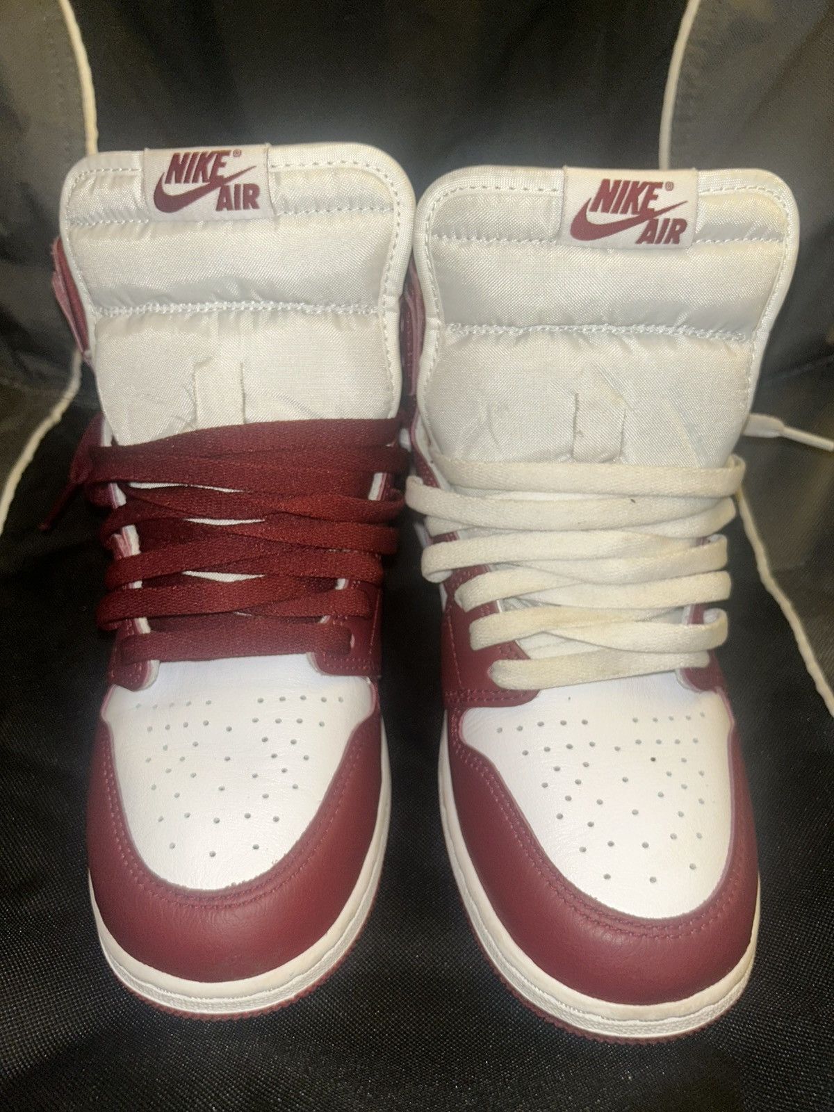 Jordan Brand Nike Men's Air Jordan 1 Retro High OG Shoes - White / Red Size US 7 / EU 40 - 1 Thumbnail