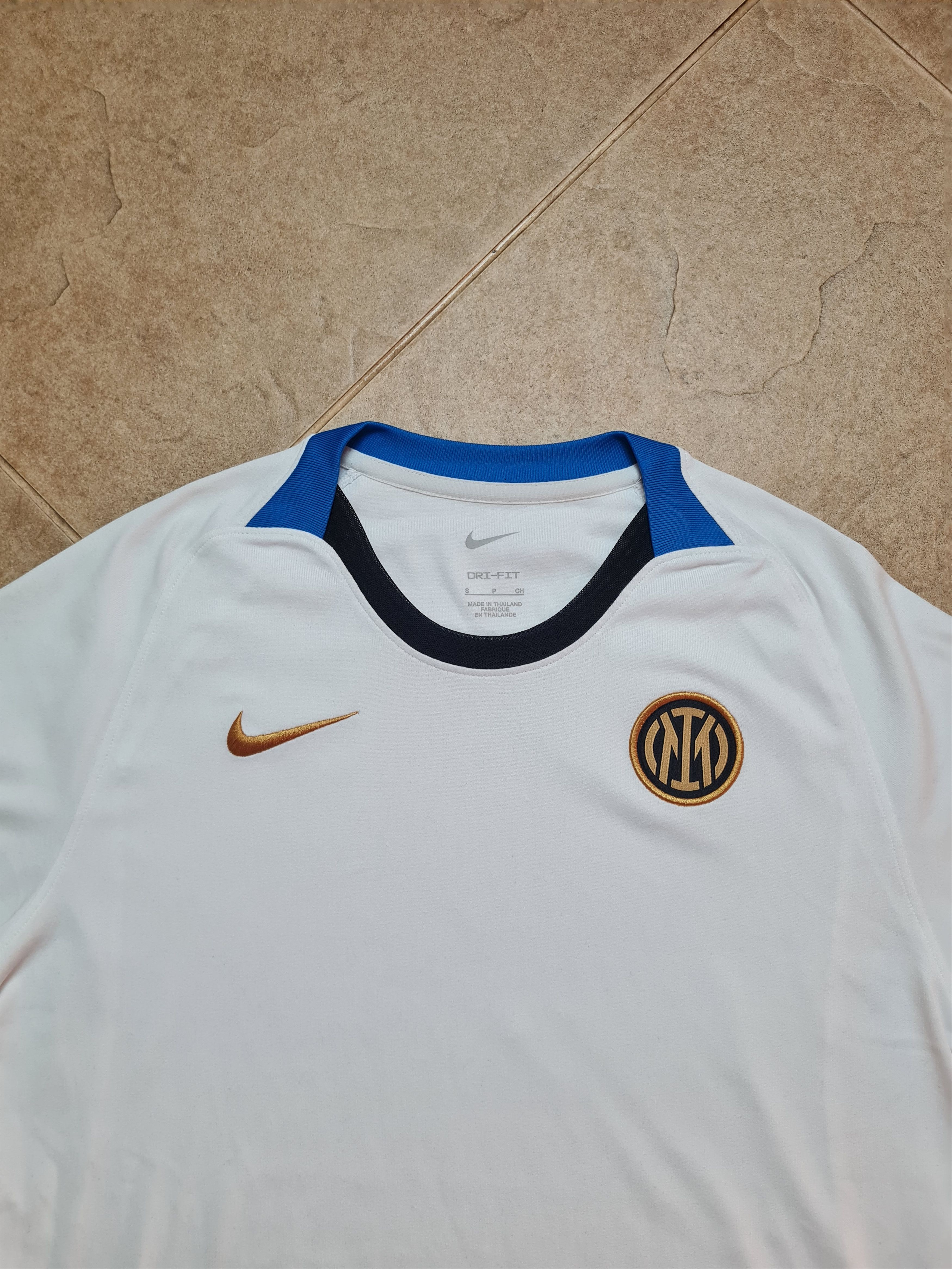 Nike Jersey Nike Inter 21-22 Lifestyle Shirt Leaked Would Have Size S / US 4 / IT 40 - 13 Thumbnail