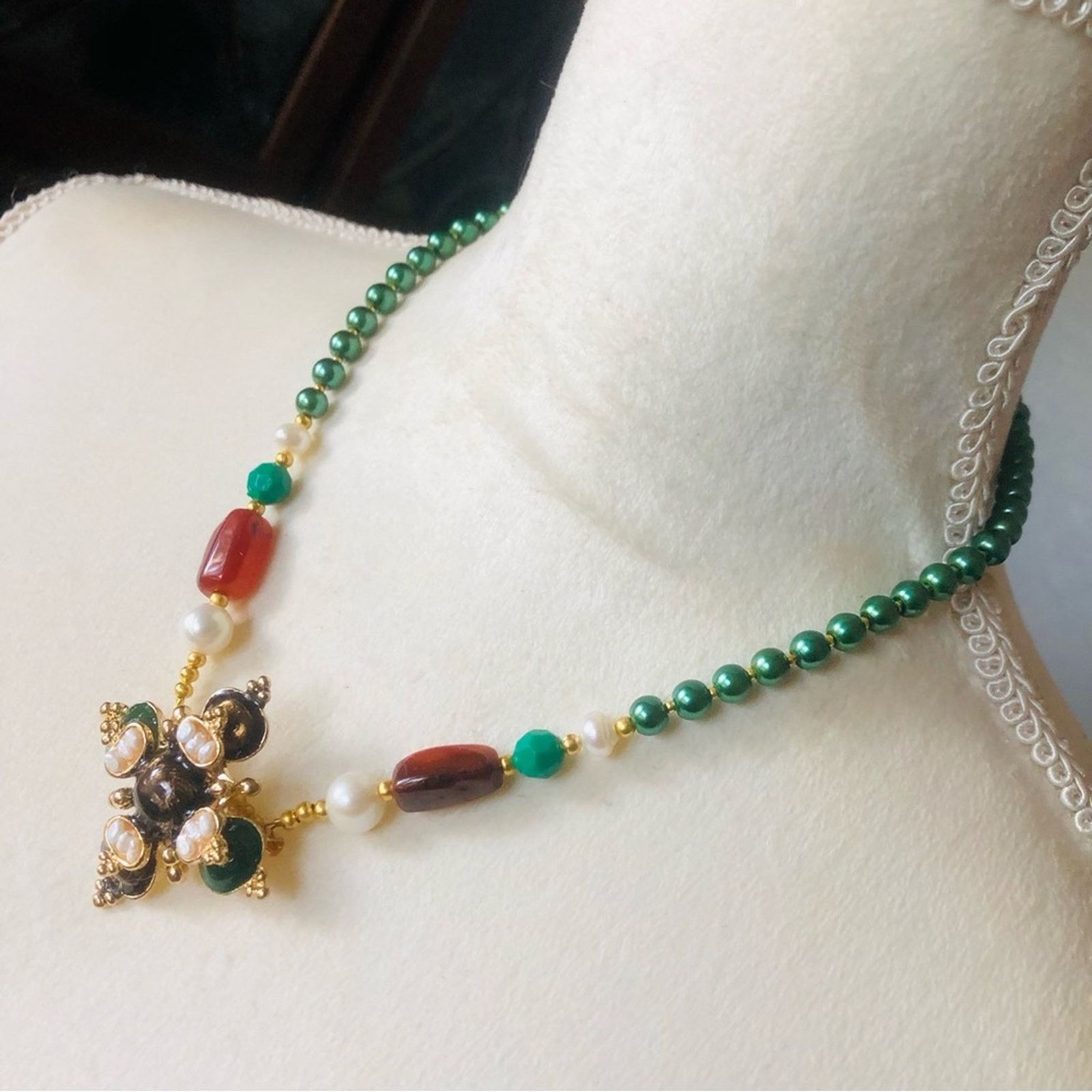 Handmade Handcrafted repurpose regal look Pearl necklace Size ONE SIZE - 4 Thumbnail