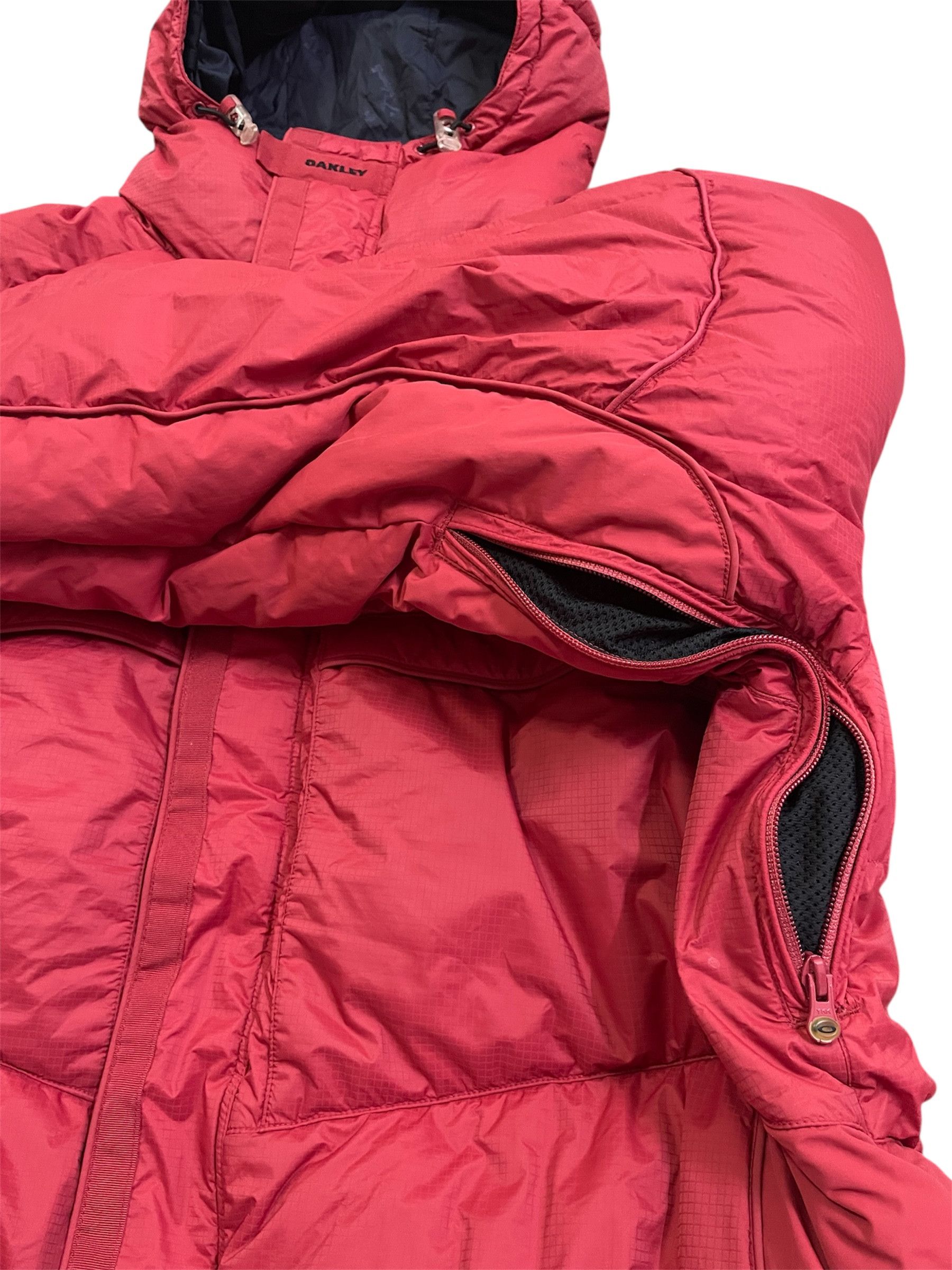 Oakley × Vintage Red Oxblood Oakley Down Puffer Jacket Travis Scott Size US XL / EU 56 / 4 - 4 Thumbnail