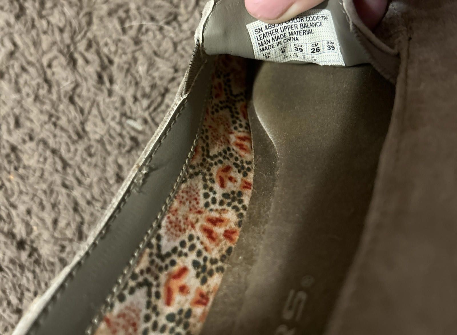 SKECHERS SKECHERS Relaxed Fit Memory Foam Beige Suede Women's Sz9 Size US 9 / IT 39 - 6 Thumbnail