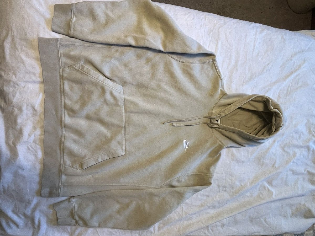 Nike Worn by D1 basketball player 6’8” 210 Size US XL / EU 56 / 4 - 1 Thumbnail