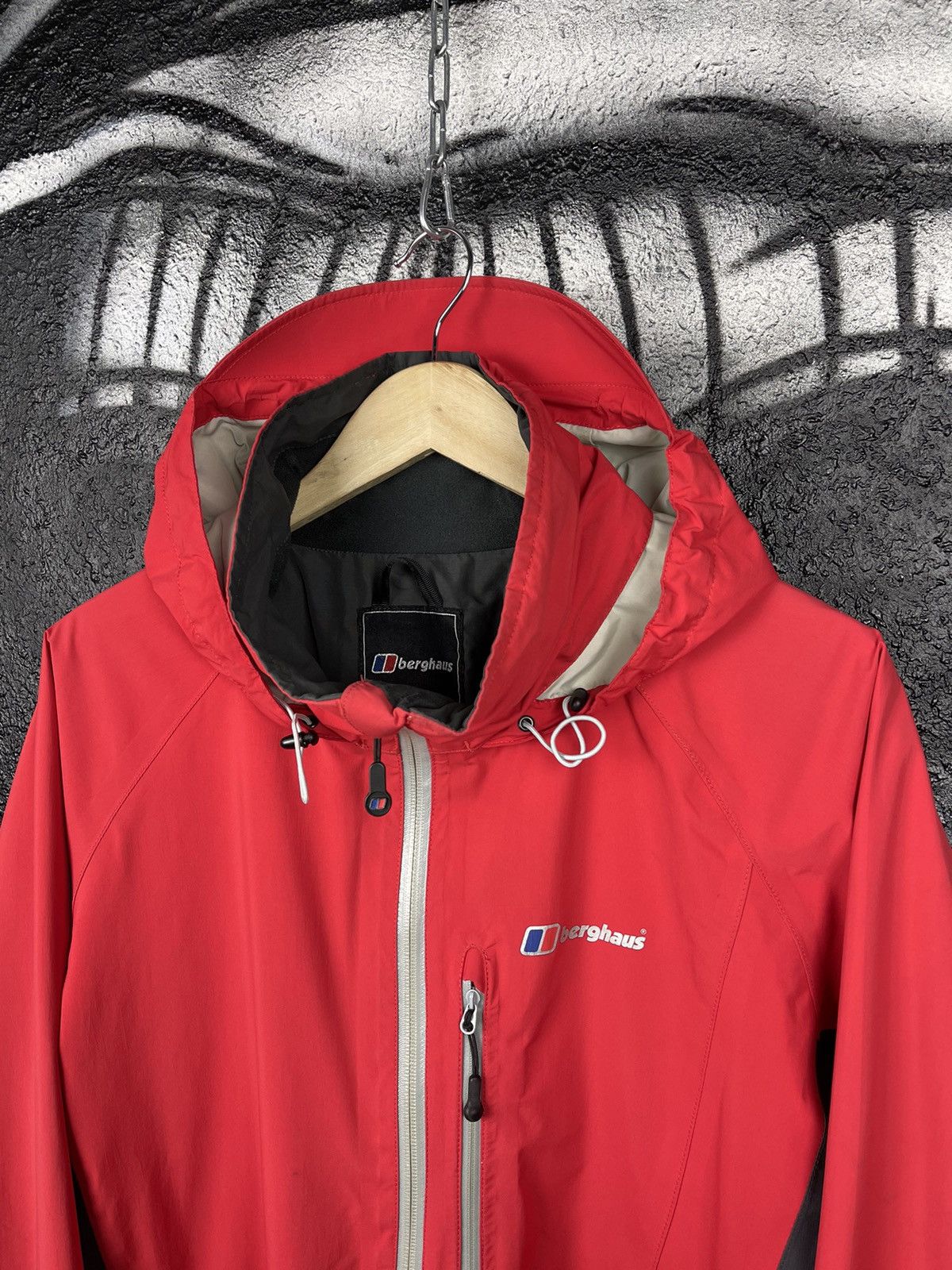 Berghaus Berghaus Gore-Tex Outdoor Red Full Zip Jacket Men’s Size L Size US L / EU 52-54 / 3 - 3 Thumbnail