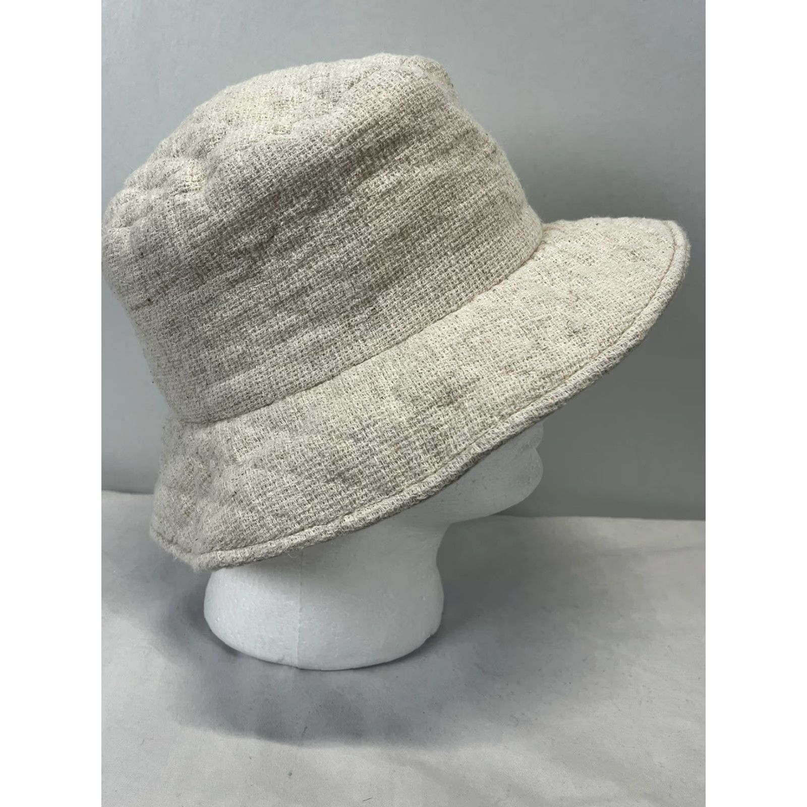 Lord & Taylor VINTAGE Lord & Taylor Quilted Bucket Hat Beige Unisex GUC 1990s Bucket Hat Mens Womens Size ONE SIZE - 4 Thumbnail