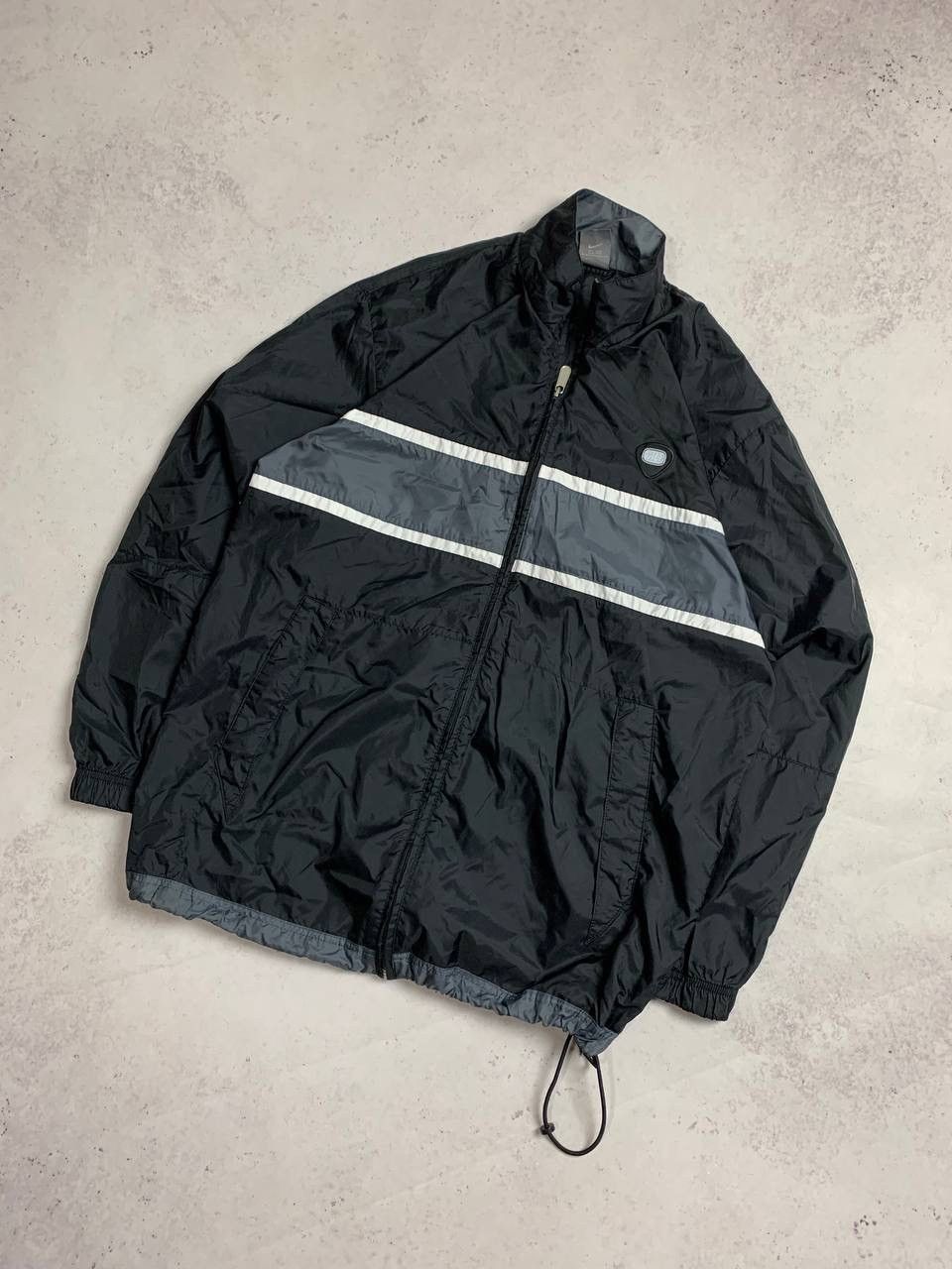 Nike Vintage Nike Black Nylon Olympic Jacket Y2K L Size US L / EU 52-54 / 3 - 2 Thumbnail