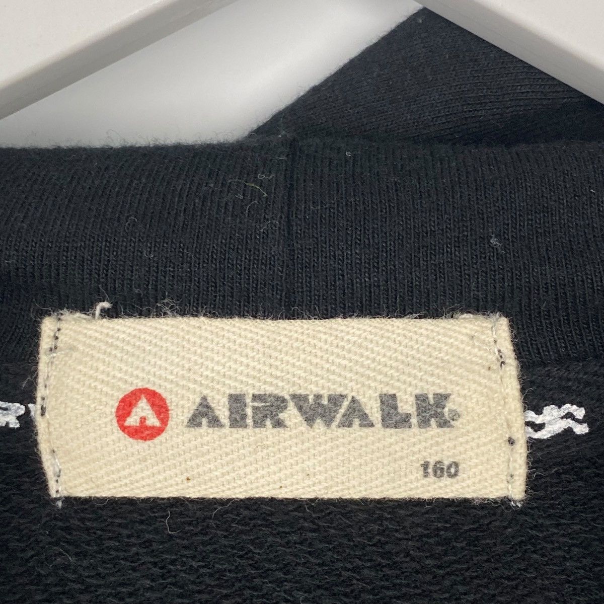 Other Vintage Airwalk Hoodie Sweater Big Logo Black Size M Size US M / EU 48-50 / 2 - 6 Thumbnail