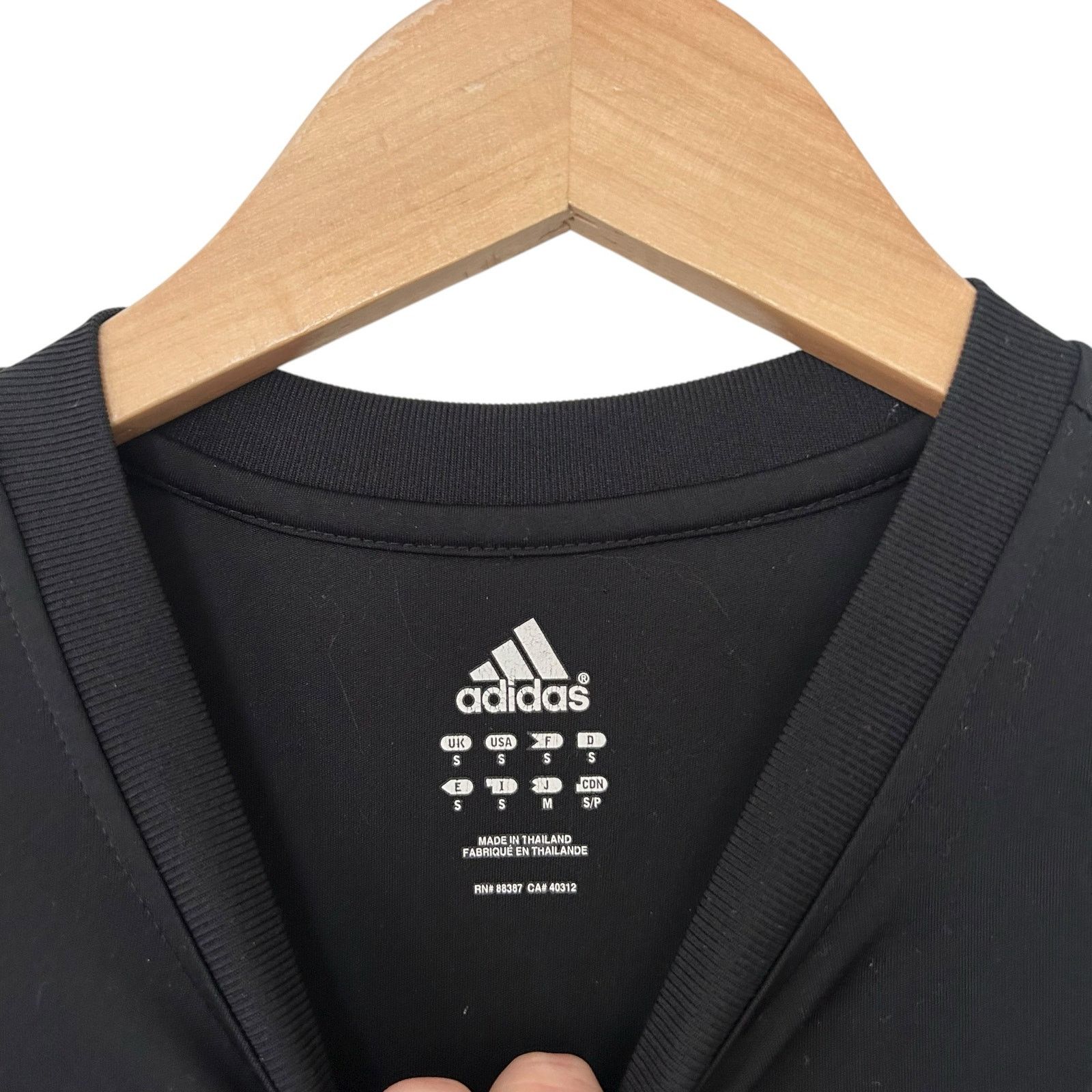 Adidas Adidas Black Long Sleeve Shirt Sz S Size US S / EU 44-46 / 1 - 3 Thumbnail