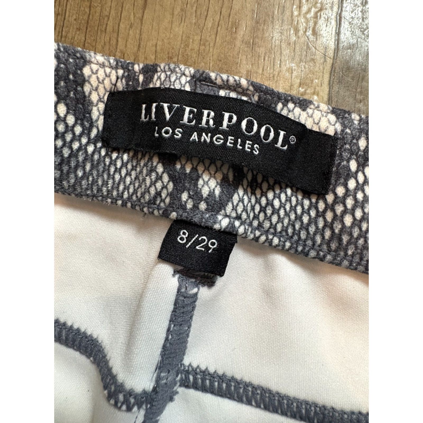Vintage Liverpool Pants Womens Size 8 29 Snakeskin Pattern Stretch RN 133647 Gray Ankle Mothers? Size 30" / US 8 / IT 44 - 4 Thumbnail