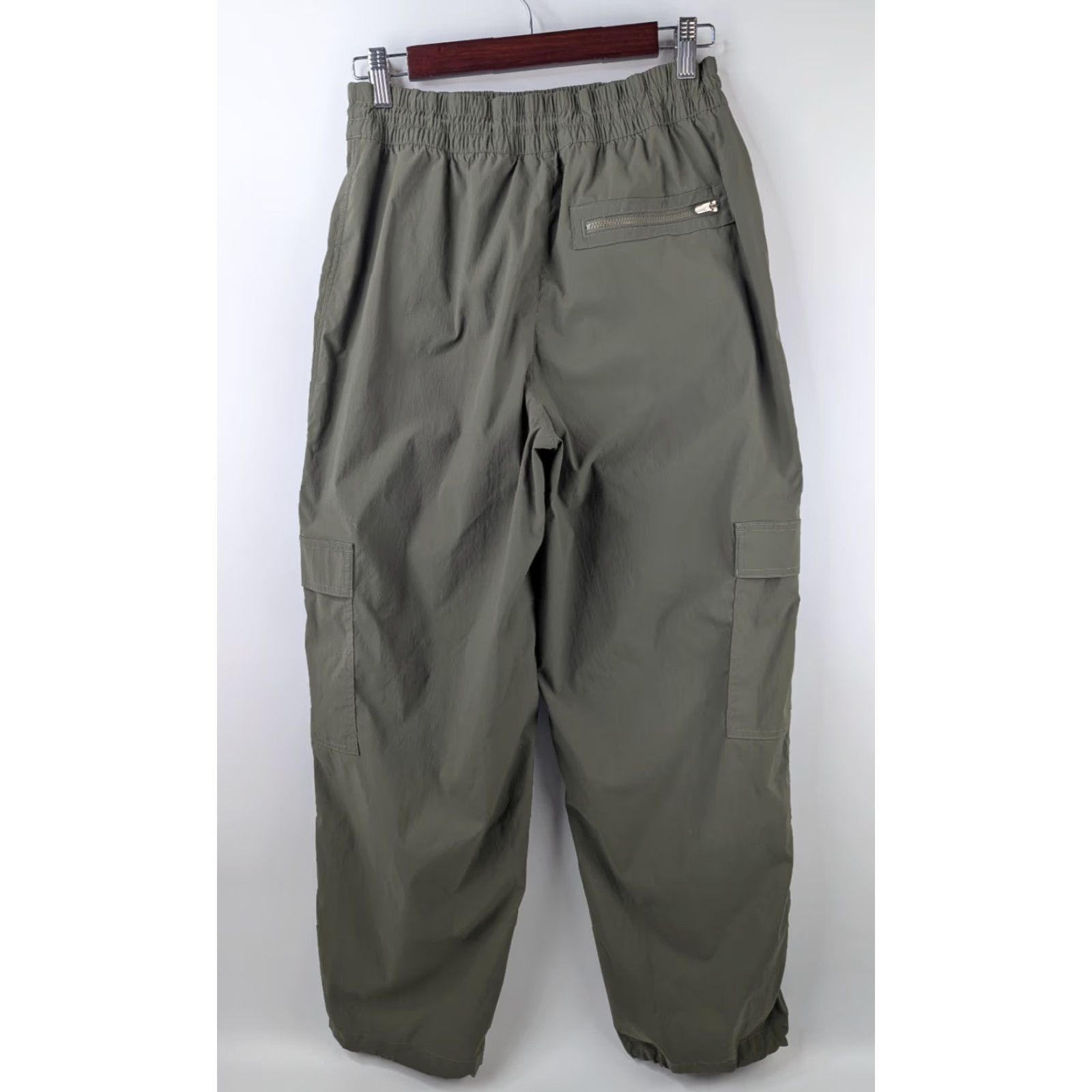 Athleta Athleta Women's Green Cascade High Rise Cargo Poplin Pants Size Small S Green Cargo Pants Womens Regular 2020s Size 28" / US 6 / IT 42 - 5 Thumbnail