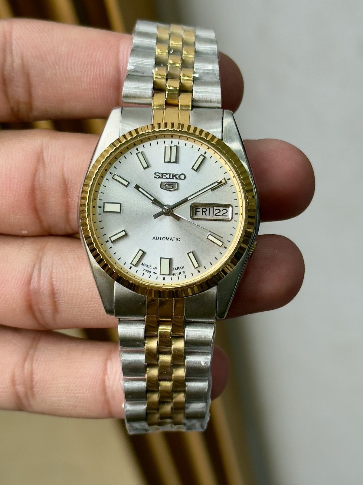 Vintage Seiko SNXJ NOS Automatic 7009 white Dial Men's Wrist Watch | Grailed