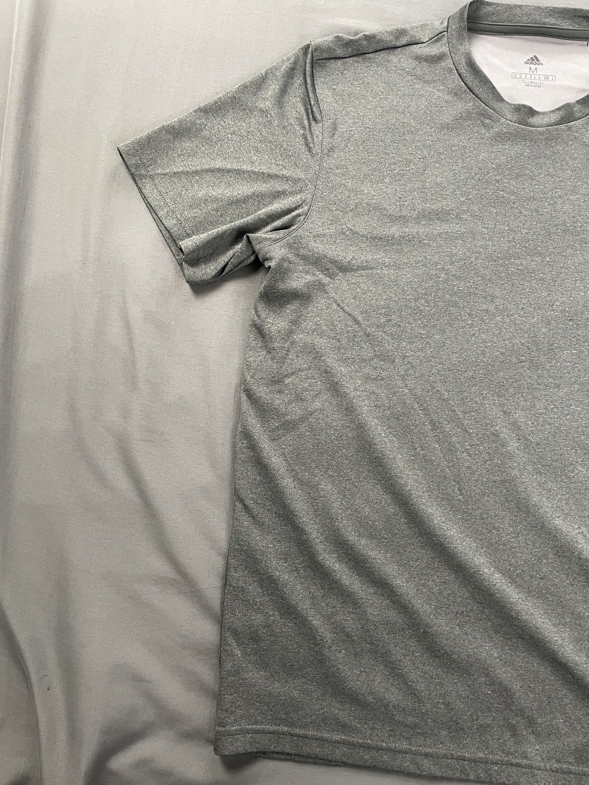 Under Armour Men Medium Adidas AEROREADY Training Shirt Gray Size US M / EU 48-50 / 2 - 3 Thumbnail