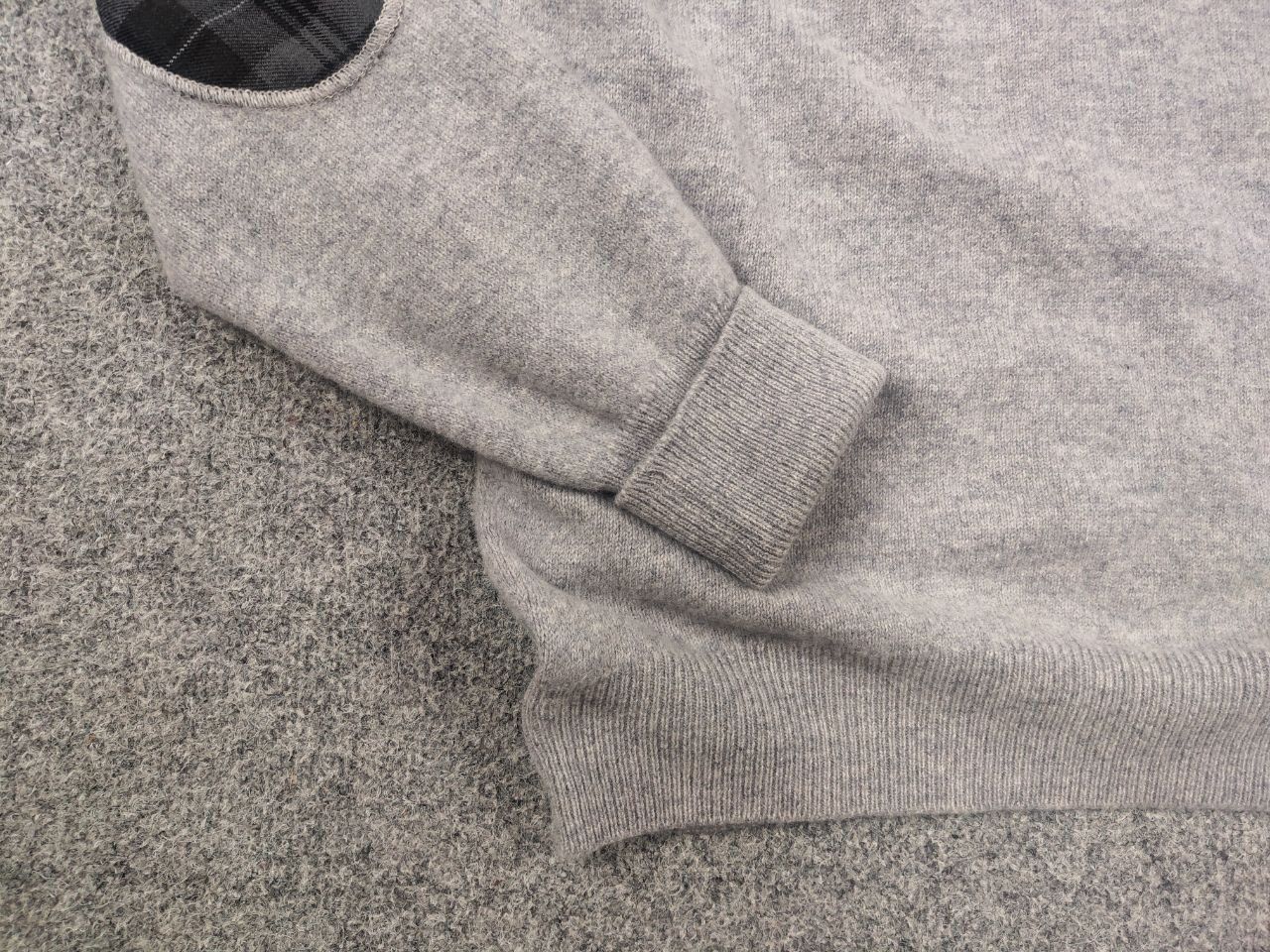 Johnstons Of Elgin Johnstons of elgin Design Pure Wool Gray zip Jumper Sweater Size US M / EU 48-50 / 2 - 8 Thumbnail