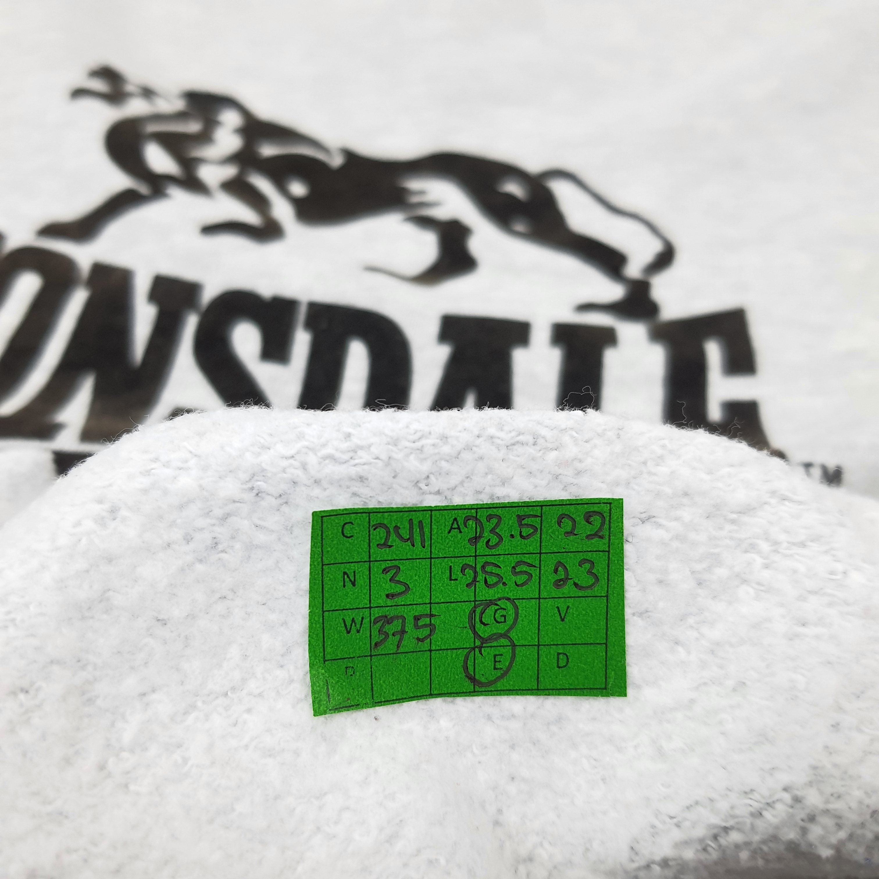 Lonsdale Vintage Lonsdale London MMA Sportswear Sweatshirt C241N3 Size US L / EU 52-54 / 3 - 6 Thumbnail