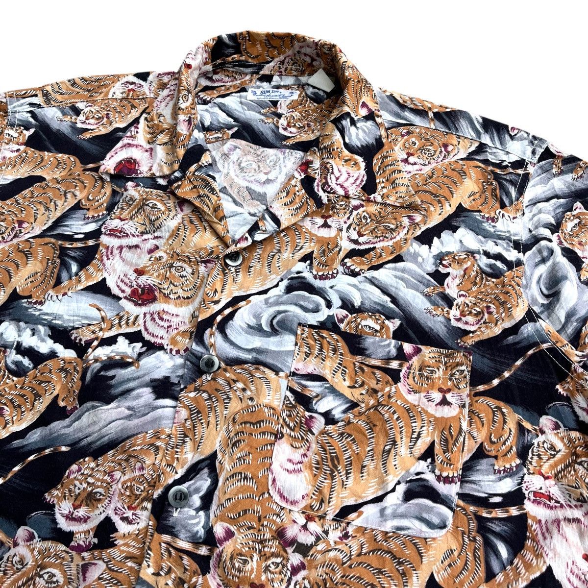 Sun Surf × Toyo Enterprises Vintage Sun Surf Tiger Open Collar Hawaiian Shirt Size US L / EU 52-54 / 3 - 2 Thumbnail
