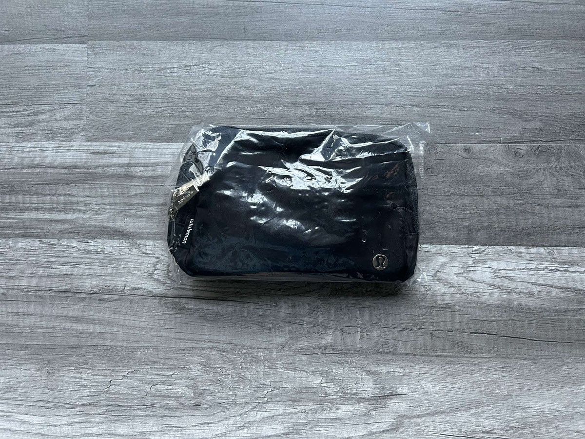 Lululemon Lululemon Everywhere Belt Bag Black Large 2L New With Tags Size ONE SIZE - 6 Thumbnail