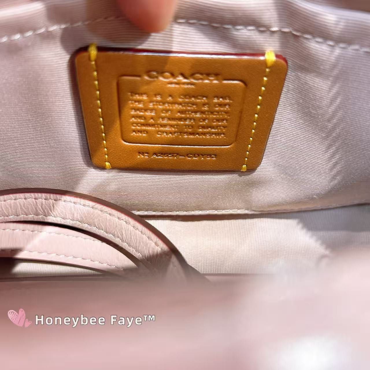 Coach NWT Coach Teri Shoulder Bag With Quilting CDY83 Size ONE SIZE - 7 Thumbnail