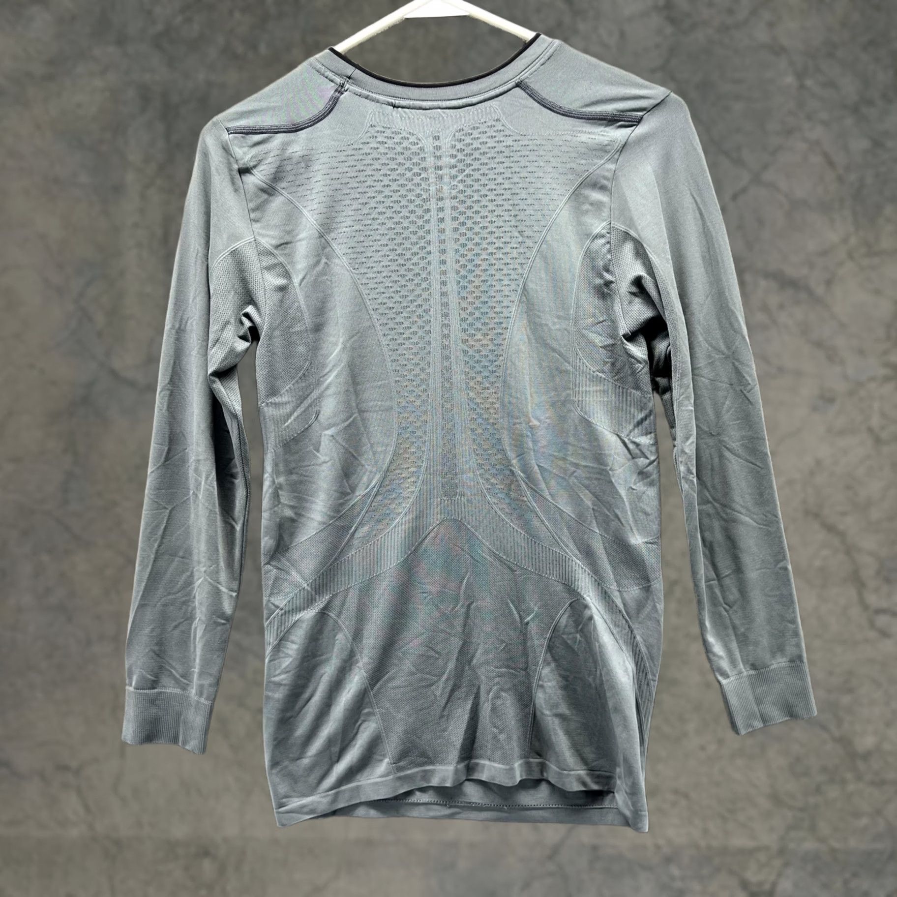 Nike Nike Pro Shirt Womens L Gray Long Sleeve Athletic Top Size L / US 10 / IT 46 - 1 Thumbnail