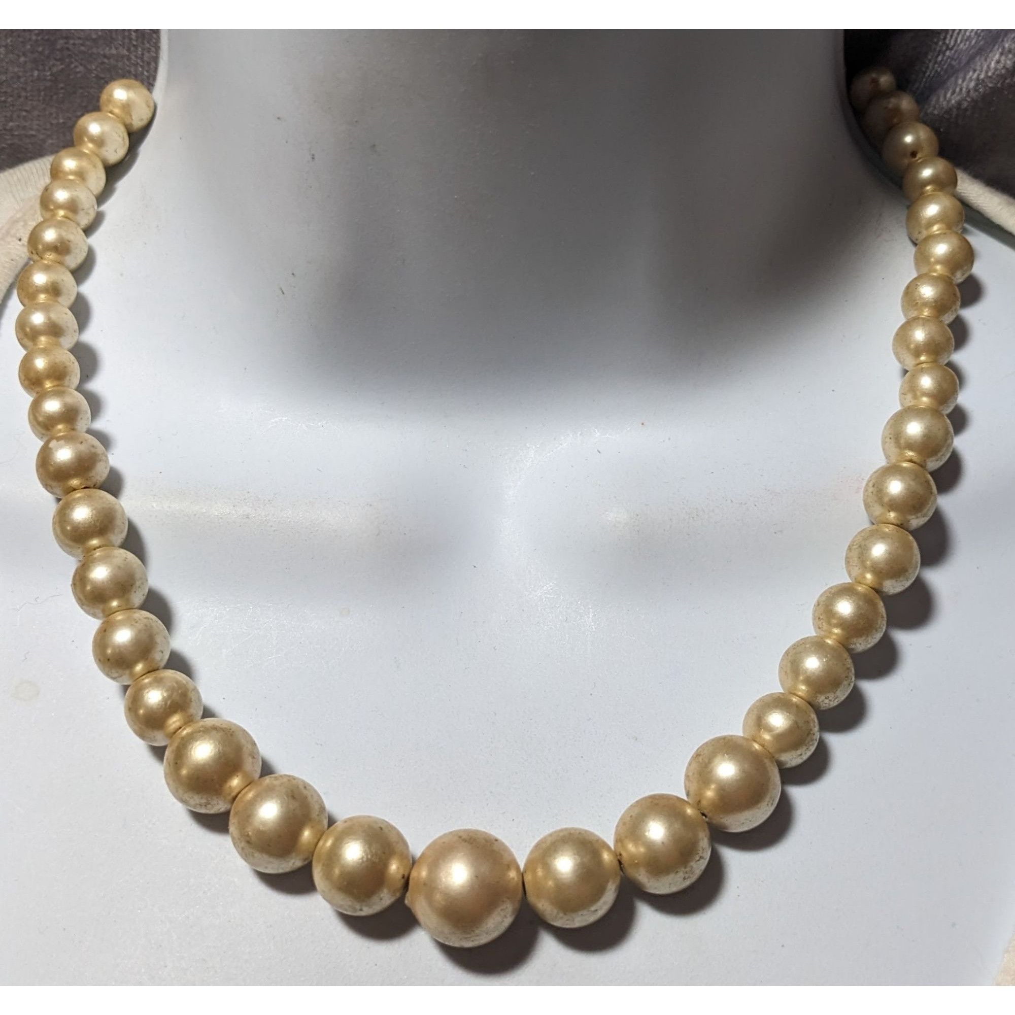 Other Vintage Gold Faux Pearl Costume Necklace Size ONE SIZE - 5 Thumbnail