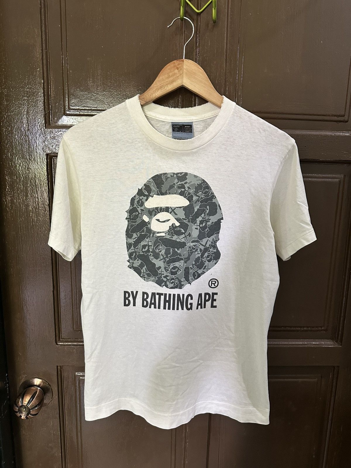 Bape × Kaws Vintage By Bathing Ape Camouflage BAPE KAWS Size US S / EU 44-46 / 1 - 1 Thumbnail