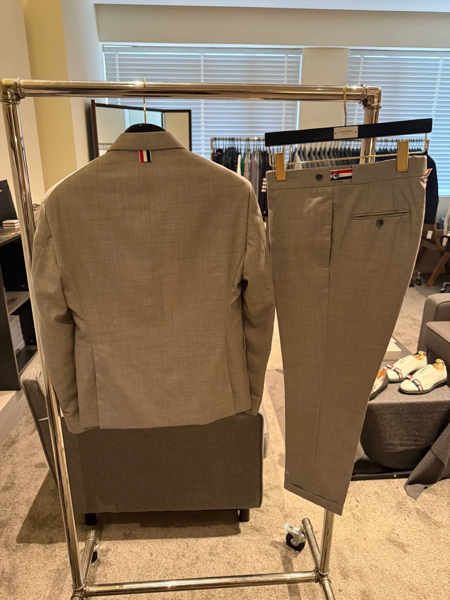 Thom Browne Thom Browne Classic Light Gray Tailored Suit 95 New Size US M / EU 48-50 / 2 - 3 Thumbnail