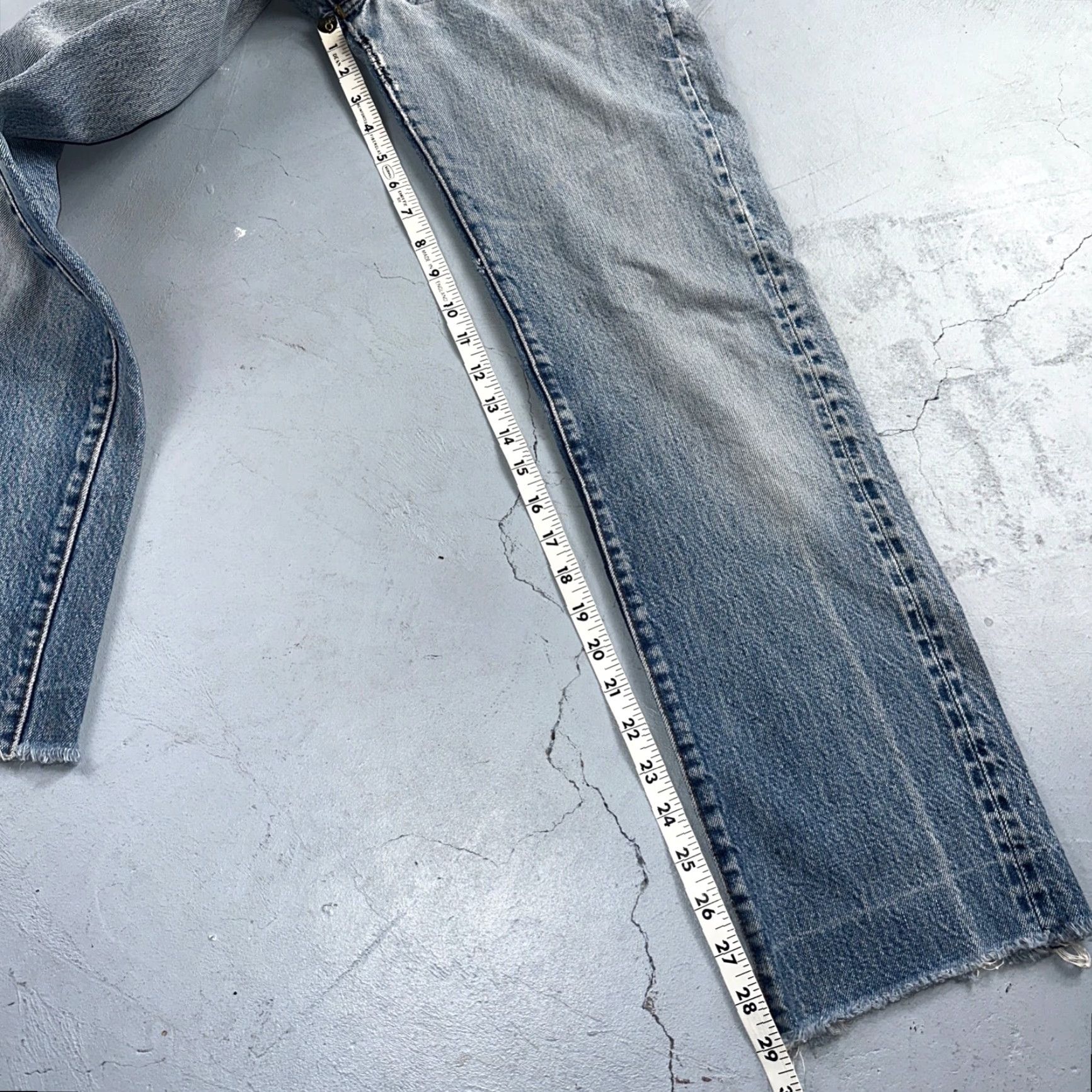 Levi's VINTAGE Levi's 501 Jeans Men Adult XX Light Wash 80s USA Straight Fit 29x25 Denim Size US 26 / EU 42 - 5 Thumbnail