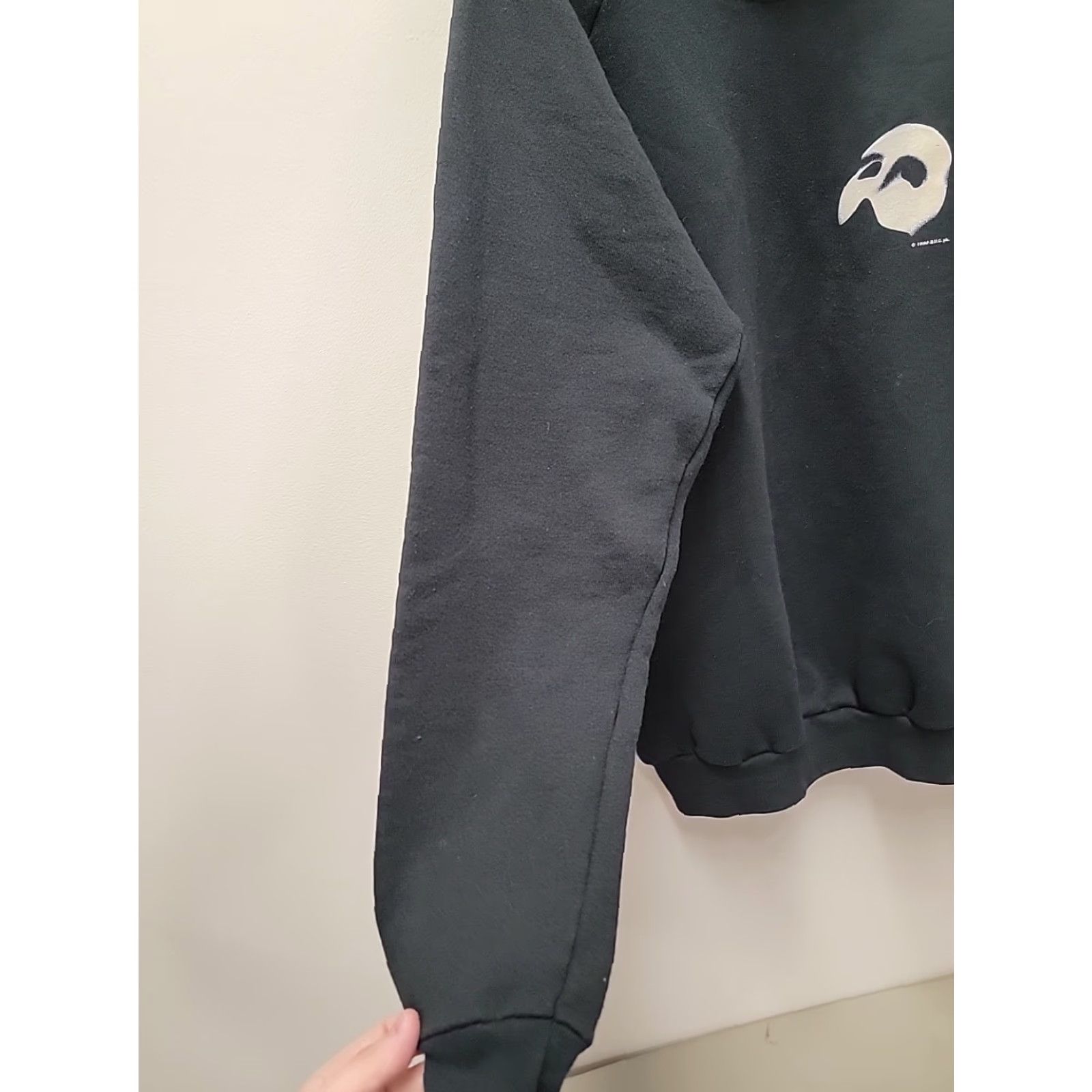 Fruit Of The Loom VINTAGE Fruit of the Loom Sweatshirt Mens XL Black Graphic Print Crew Neck Long Sleeve Pullover 23 Chest 29 Length Size US L / EU 52-54 / 3 - 4 Thumbnail