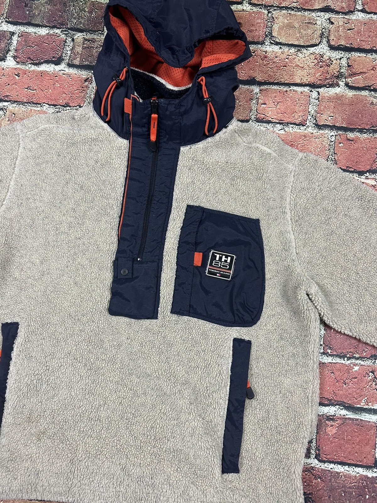 Tommy Hilfiger Vintage Tommy Hilfiger Oatmeal Deep Pile Hood Fleece Anorak Size US XL / EU 56 / 4 - 12 Thumbnail