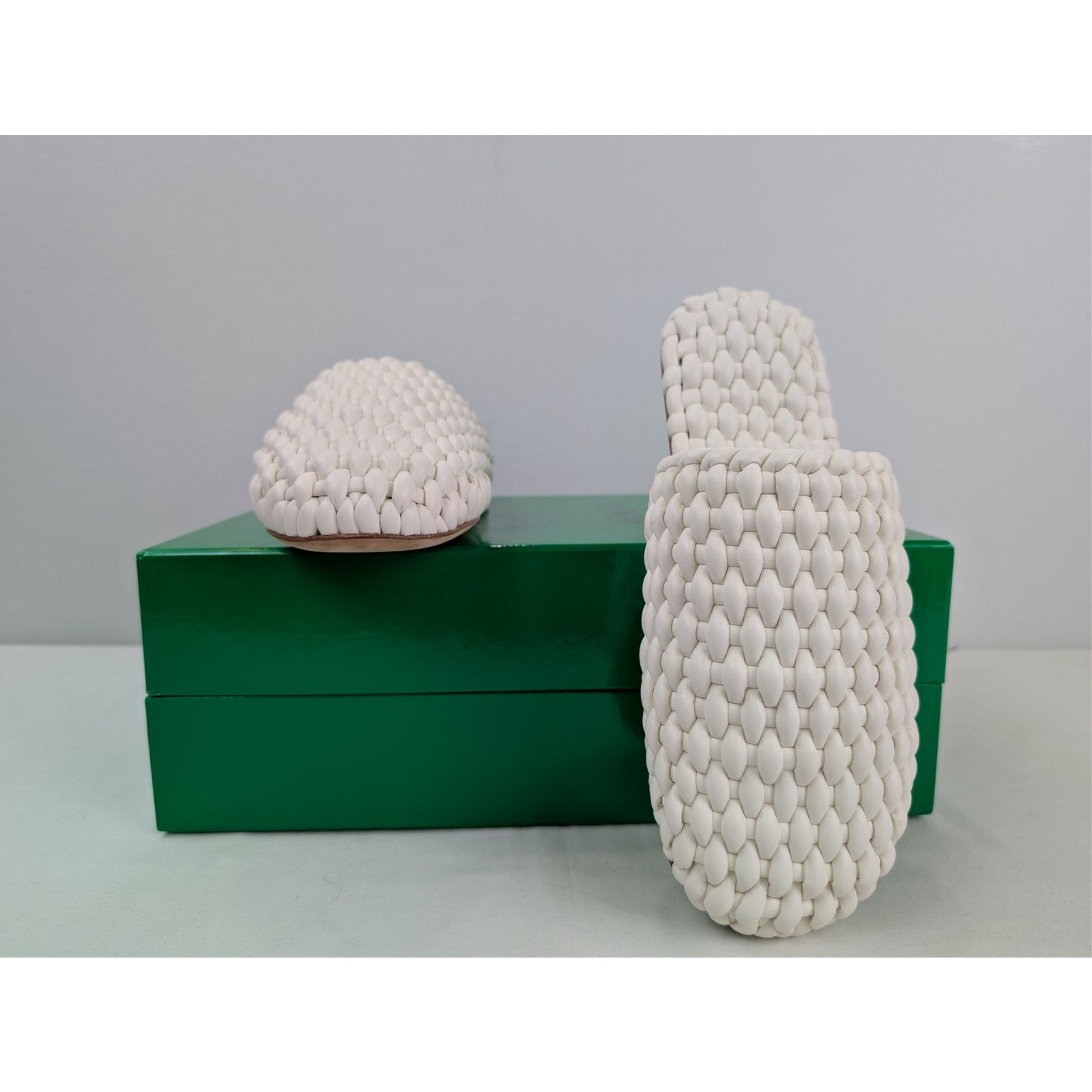 Bottega Veneta o1rshd1 Q:2 / Cloud Weave Squid Slipper in White 41 Size US 8 / EU 41 - 15 Thumbnail
