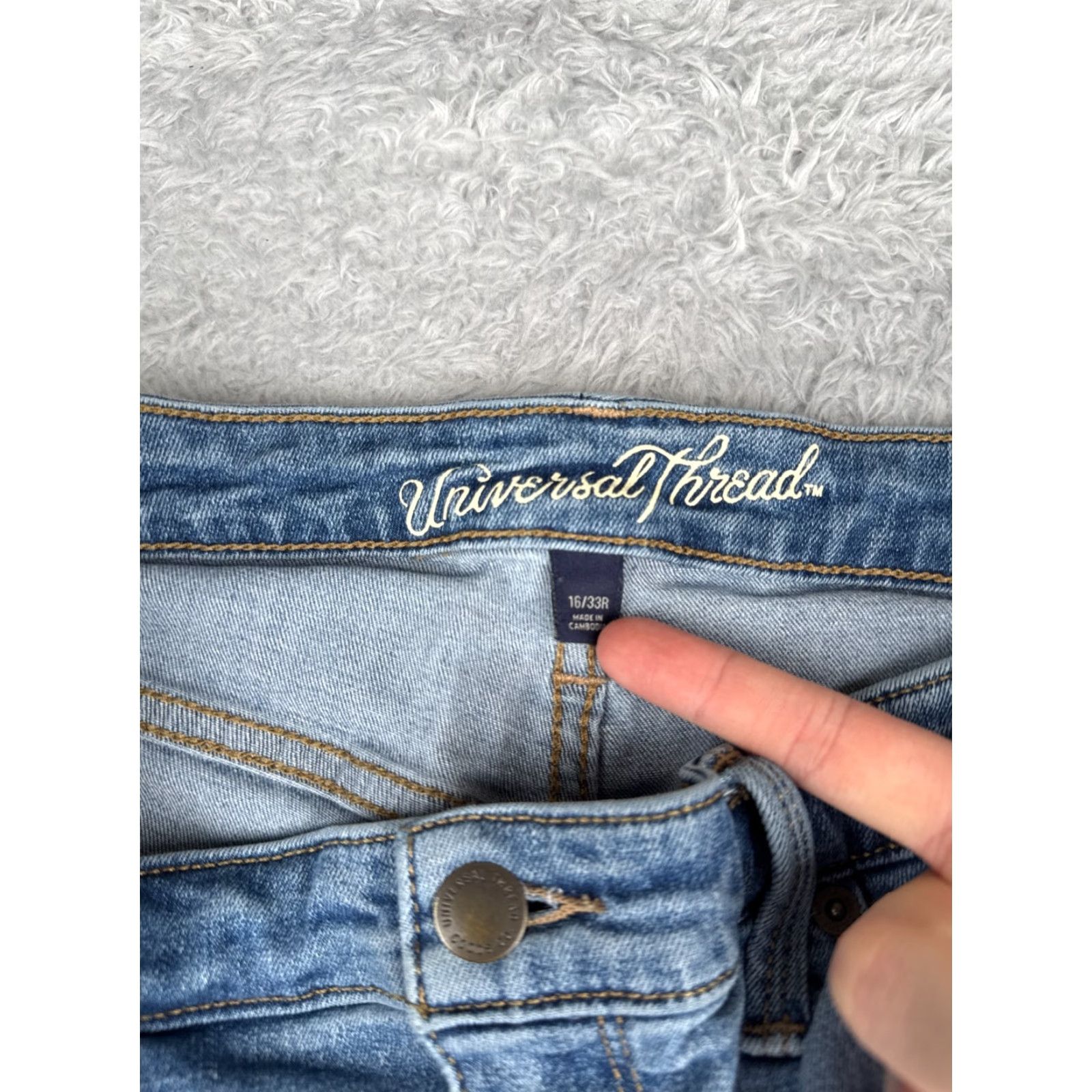 Vintage Universal Thread Jeans Women's High Rise Cropped Denim Size 16 Blue Distressed 34x25 Size 38" / US 16 / IT 52 - 6 Thumbnail
