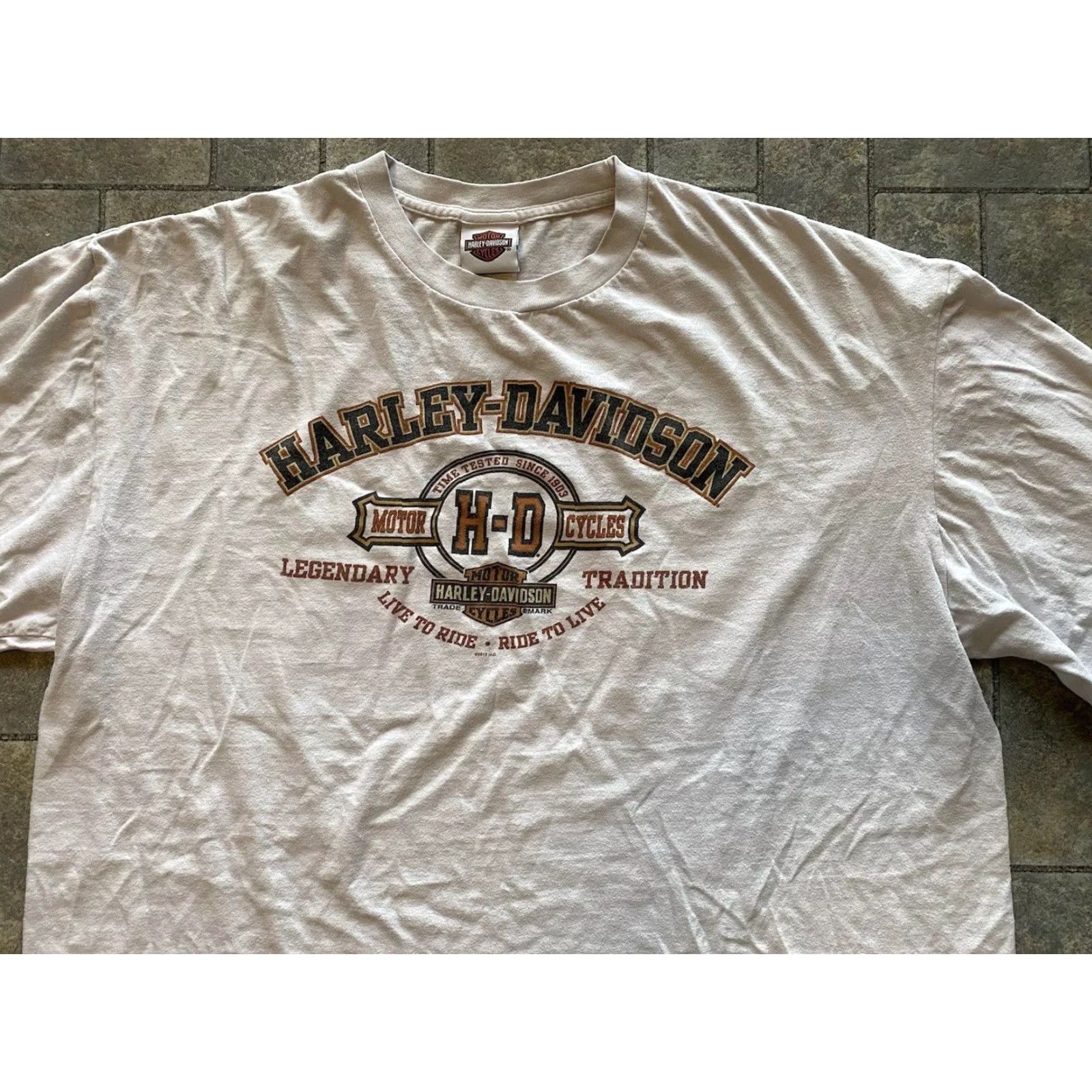 Harley Davidson VINTAGE Harley-Davidson Graceland Mens 2XL White Long Sleeve T-Shirt Elvis Live To Ride Memphis Tennessee Graphic Print Mens Size US XXL / EU 58 / 5 - 6 Thumbnail
